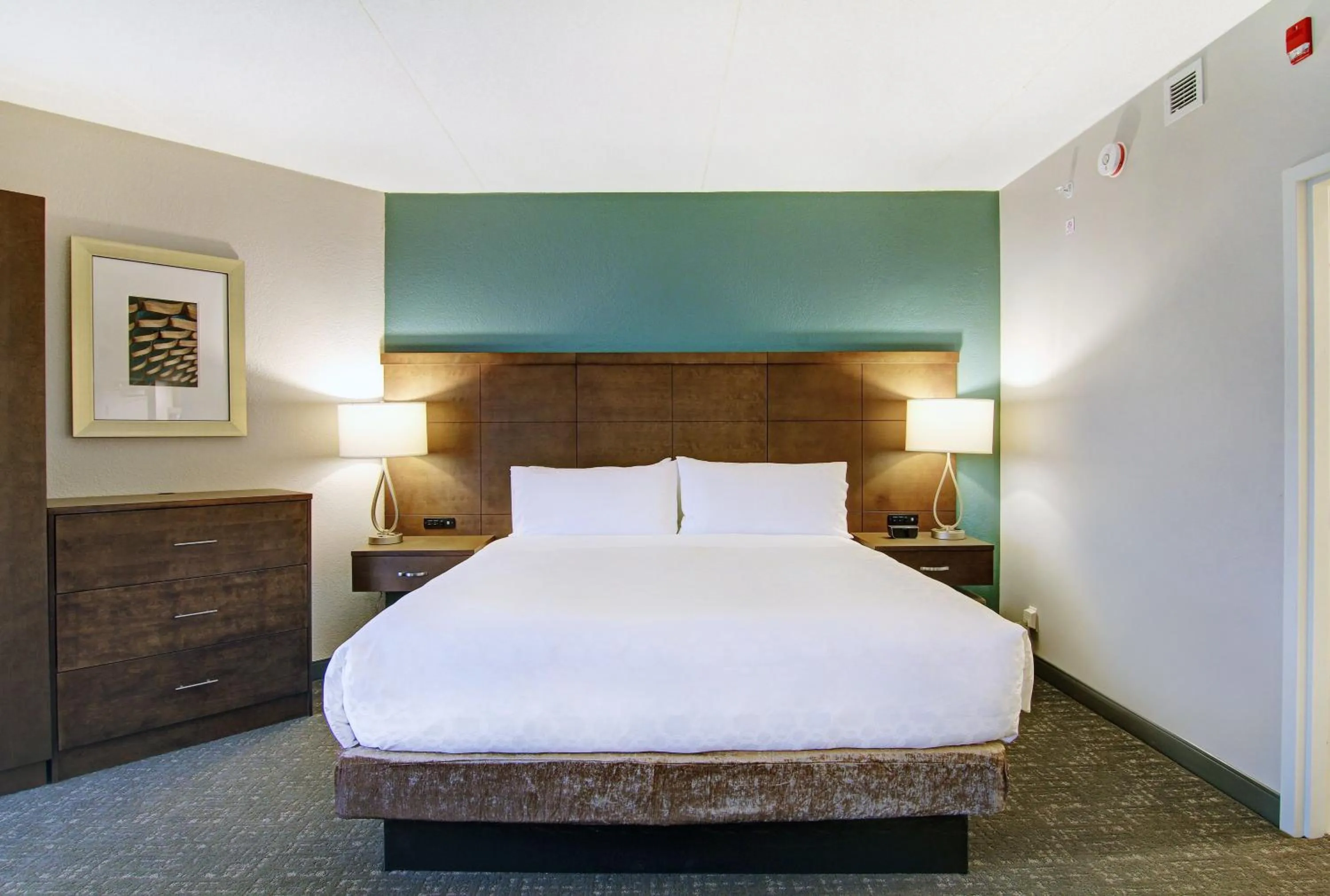 Photo of the whole room, Bed in Staybridge Suites Toronto - Vaughan South by IHG