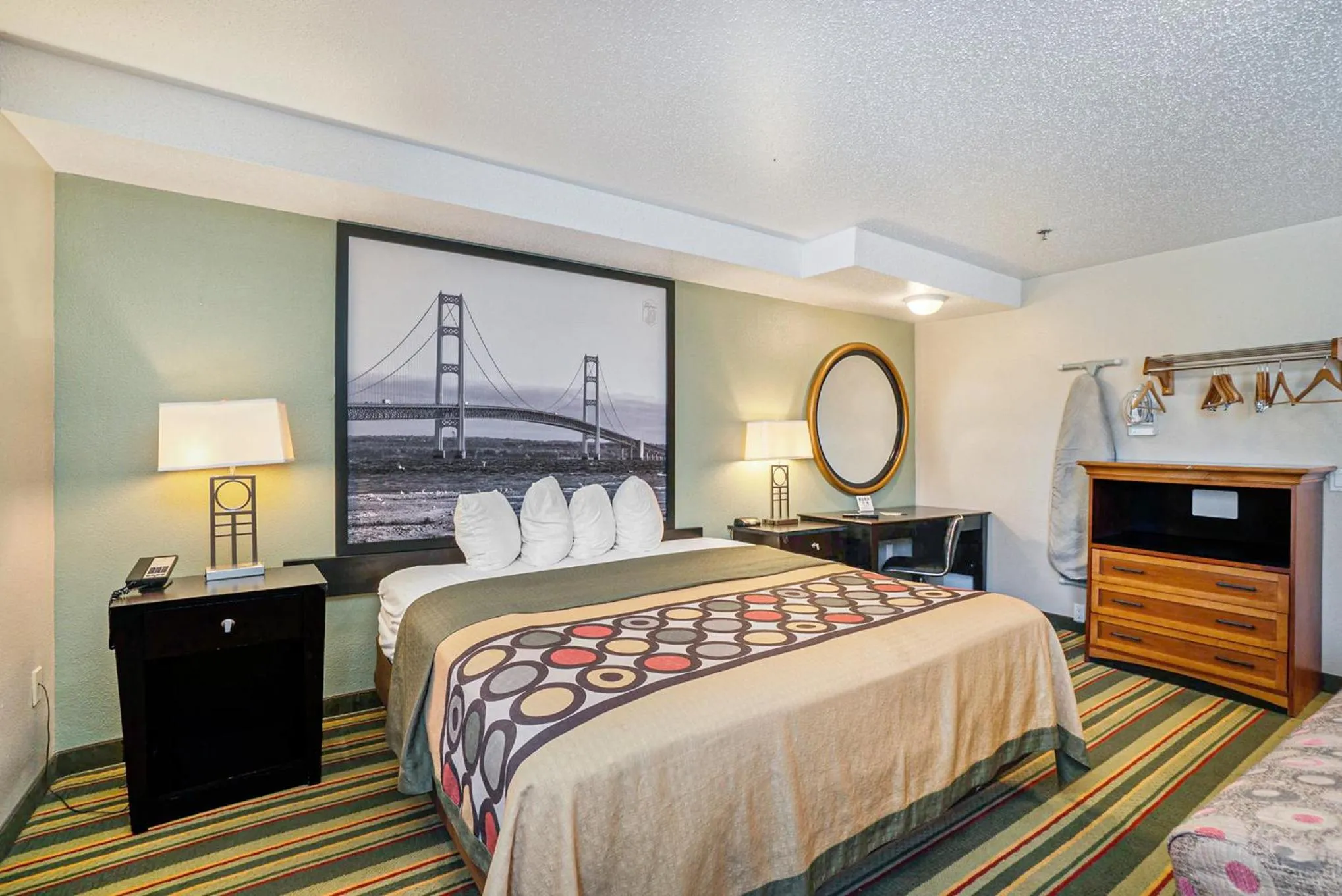 Bed in Super 8 by Wyndham Mt. Pleasant