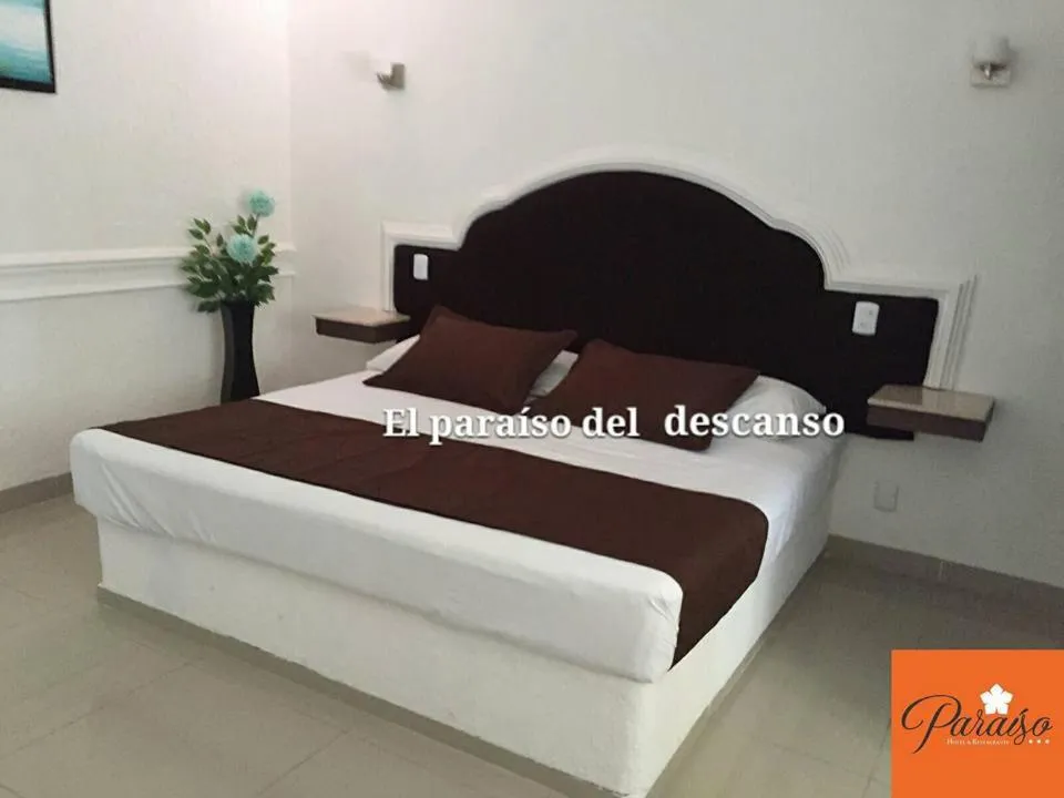 Property building, Bed in Hotel Paraiso