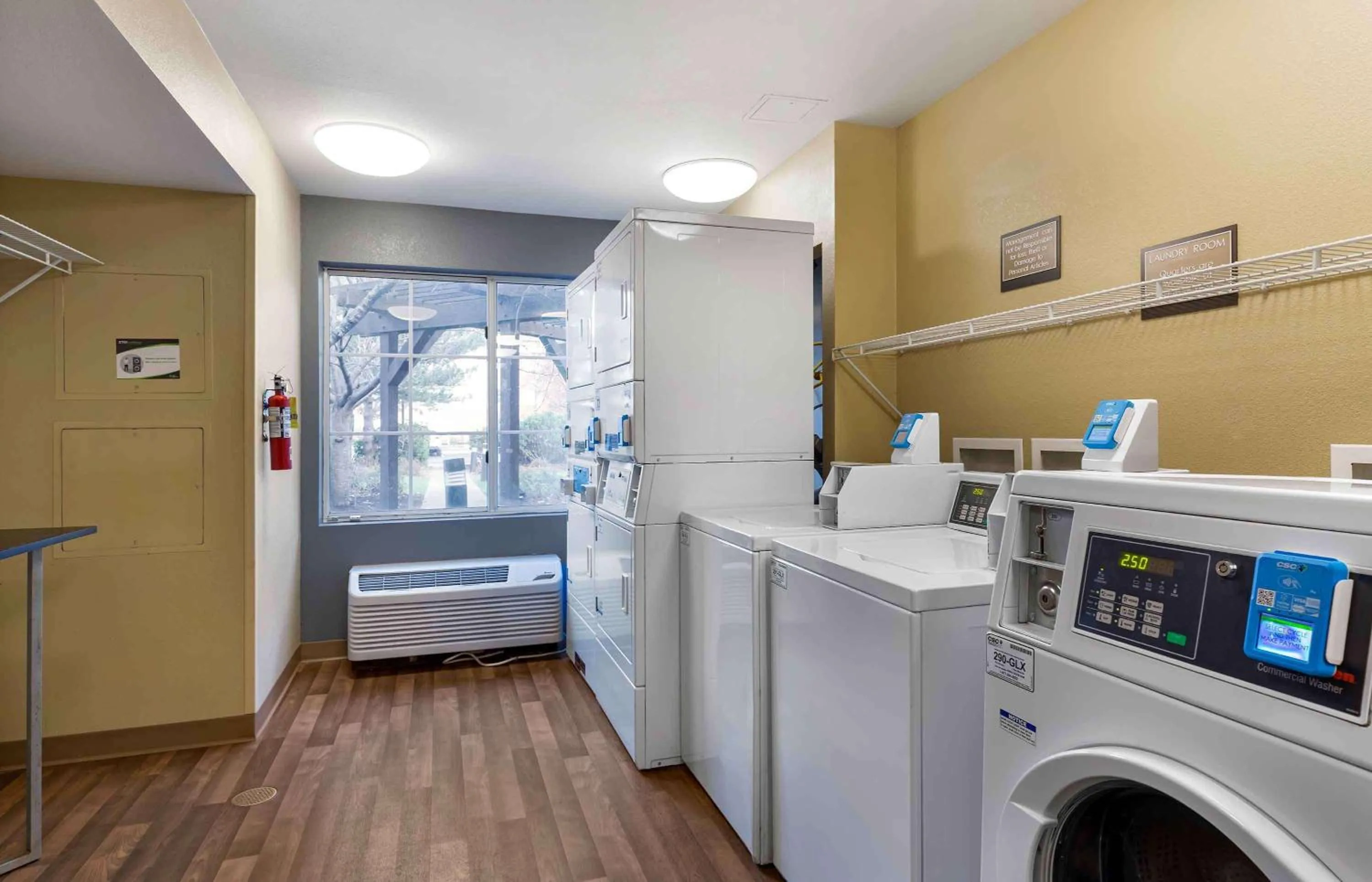 Property building in Extended Stay America Suites - Boston - Waltham - 32 4th Ave