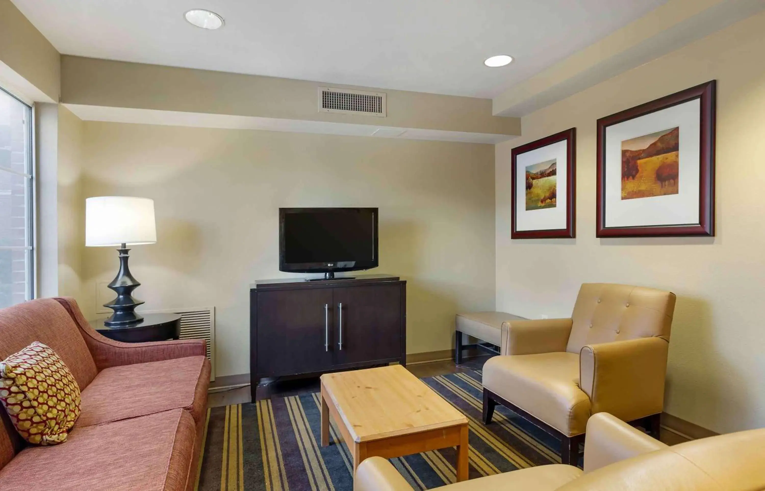 Lobby or reception in Extended Stay America Suites - Boston - Waltham - 32 4th Ave Lobby or reception in Extended Stay America Suites - Boston - Waltham - 32 4th Ave