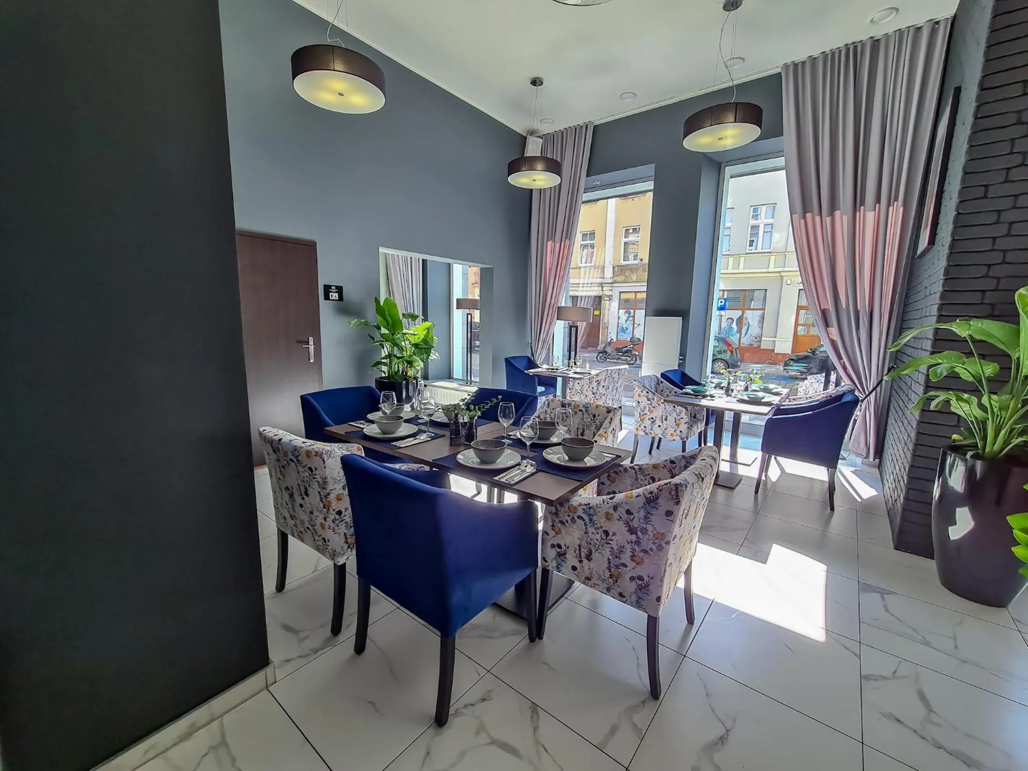 Restaurant/places to eat in No1 Bed&Breakfast Restauracja ŚNIADANIE I PARKING W CENIE!