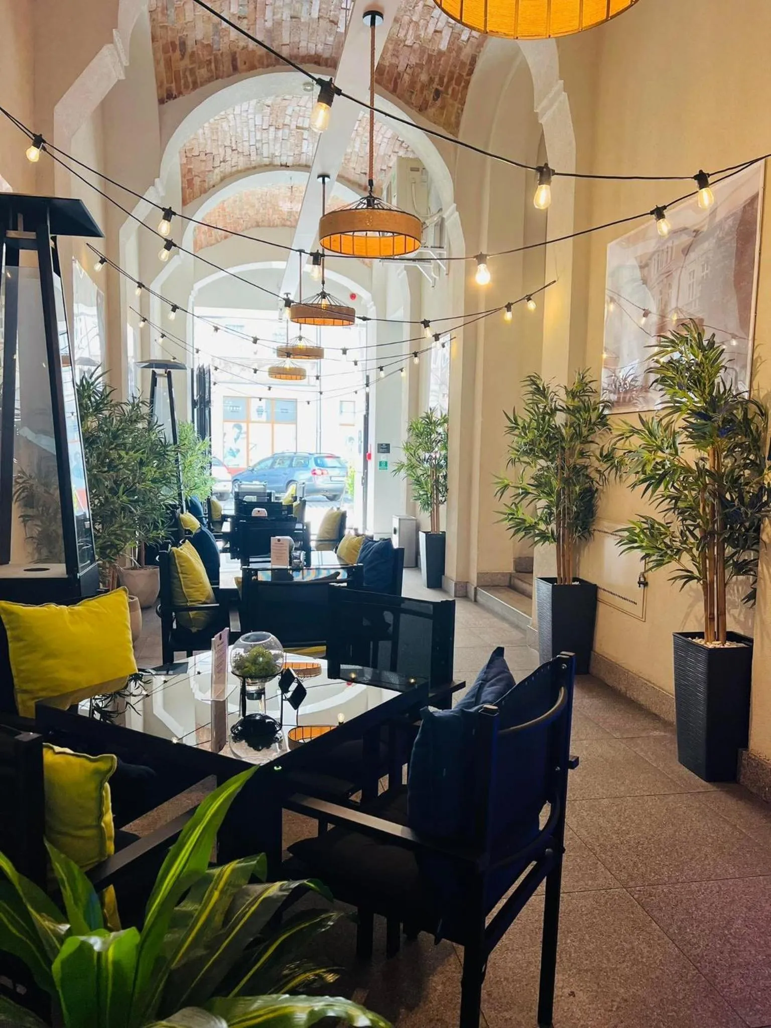 Patio in No1 Bed&Breakfast Restauracja ŚNIADANIE I PARKING W CENIE!