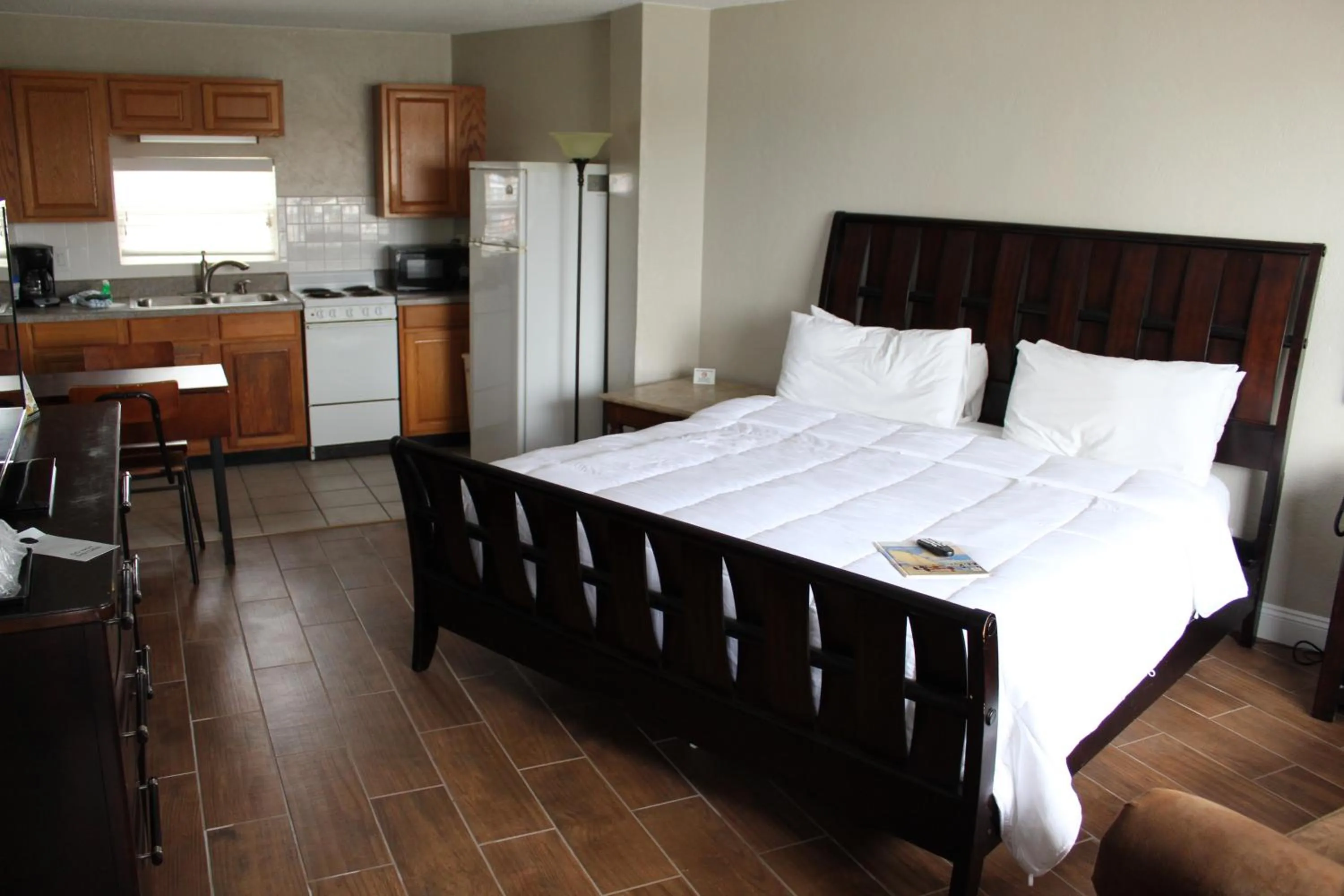 Bed in Cove Motel Oceanfront