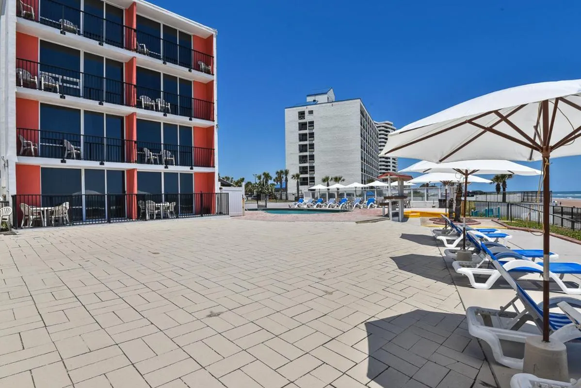 Property building in Cove Motel Oceanfront