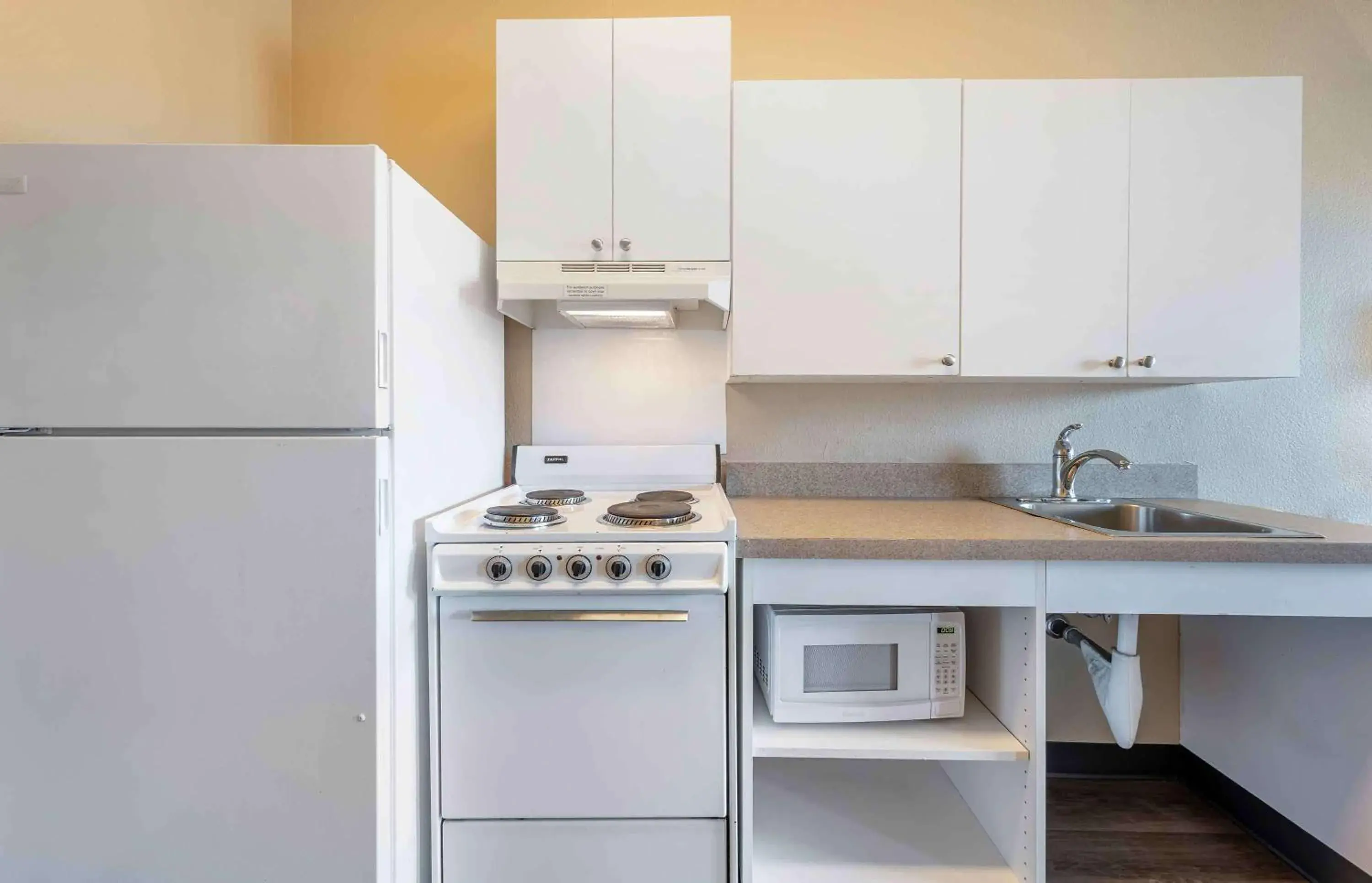 Bedroom in Extended Stay America Suites - Chicago - O'Hare - Allstate Arena Bedroom in Extended Stay America Suites - Chicago - O'Hare - Allstate Arena