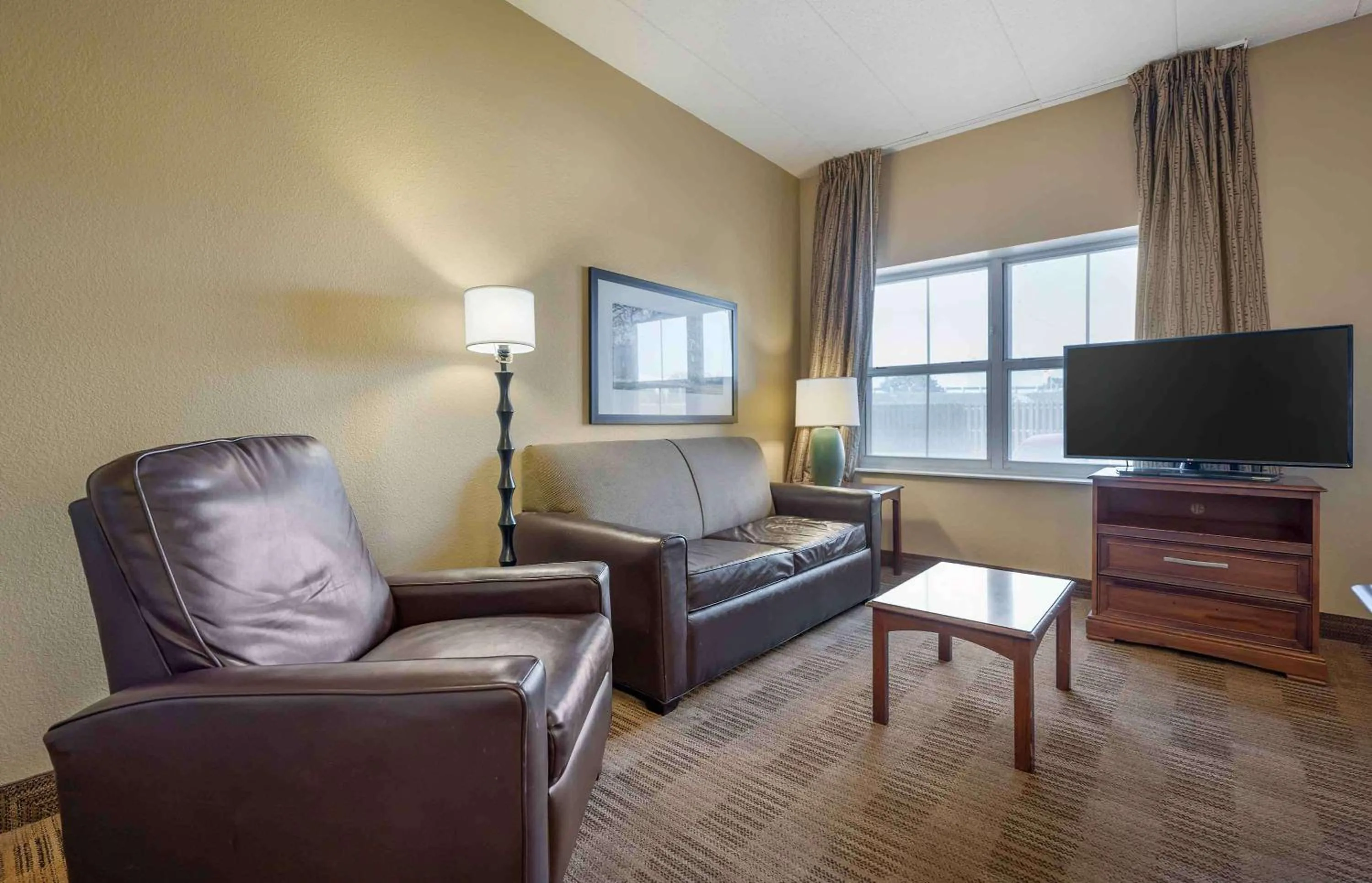 Bedroom in Extended Stay America Suites - Chicago - O'Hare - Allstate Arena