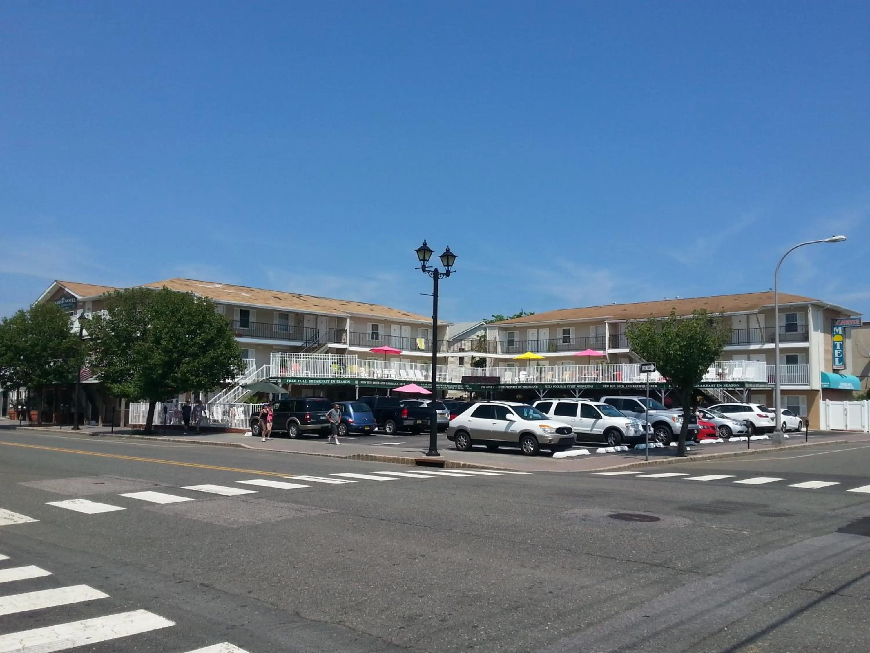 Property building in Sunrise Motel