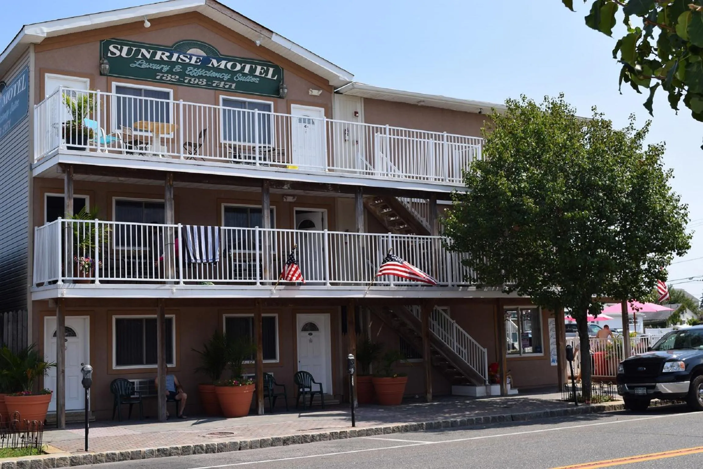 Property building in Sunrise Motel