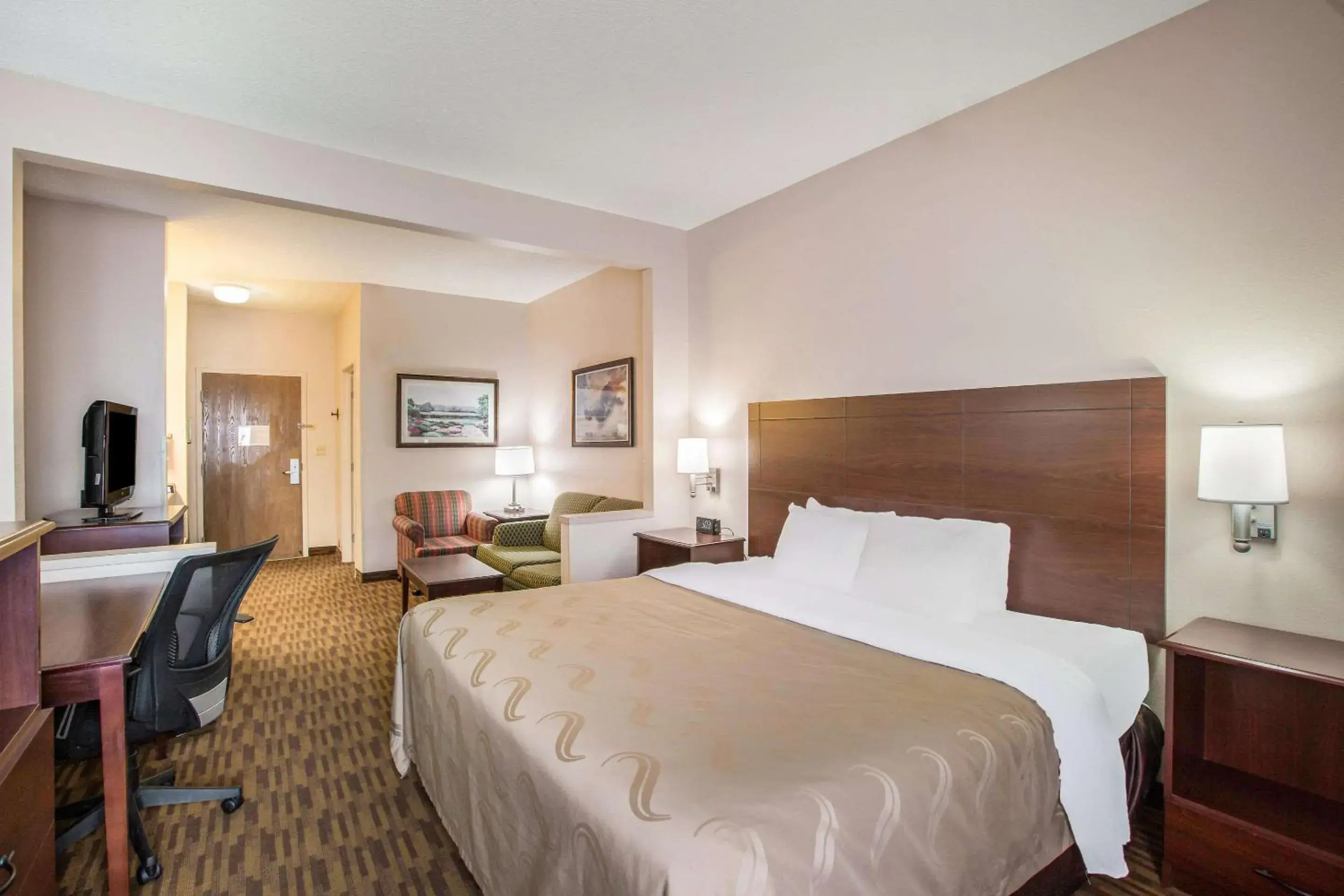 Photo of the whole room, Bed in Quality Inn & Suites Lawrence - University Area Photo of the whole room, Bed in Quality Inn & Suites Lawrence - University Area