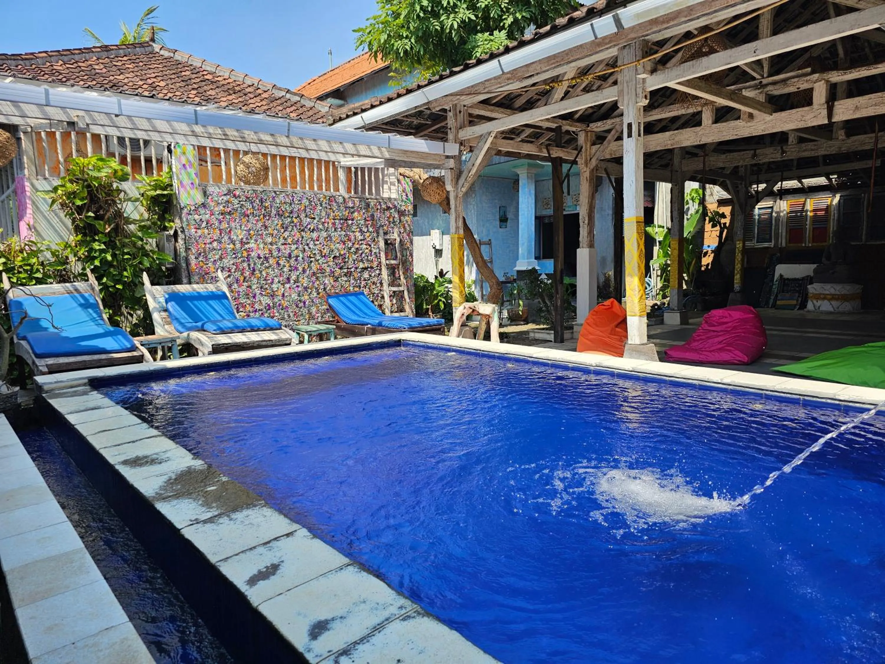Swimming pool in Lovina Loca