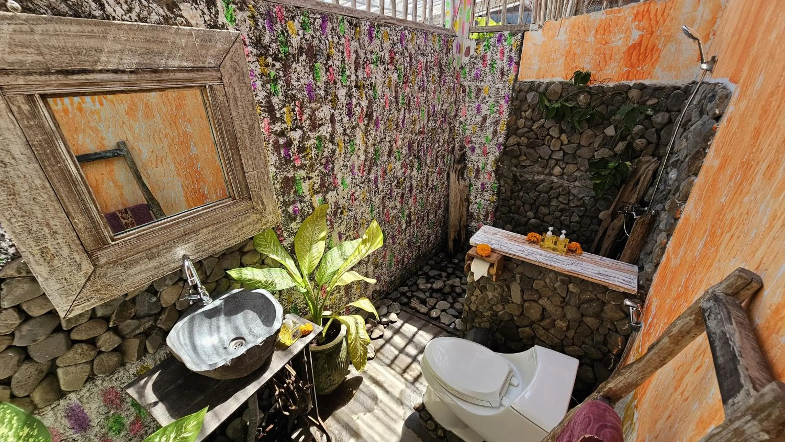 Bathroom in Lovina Loca