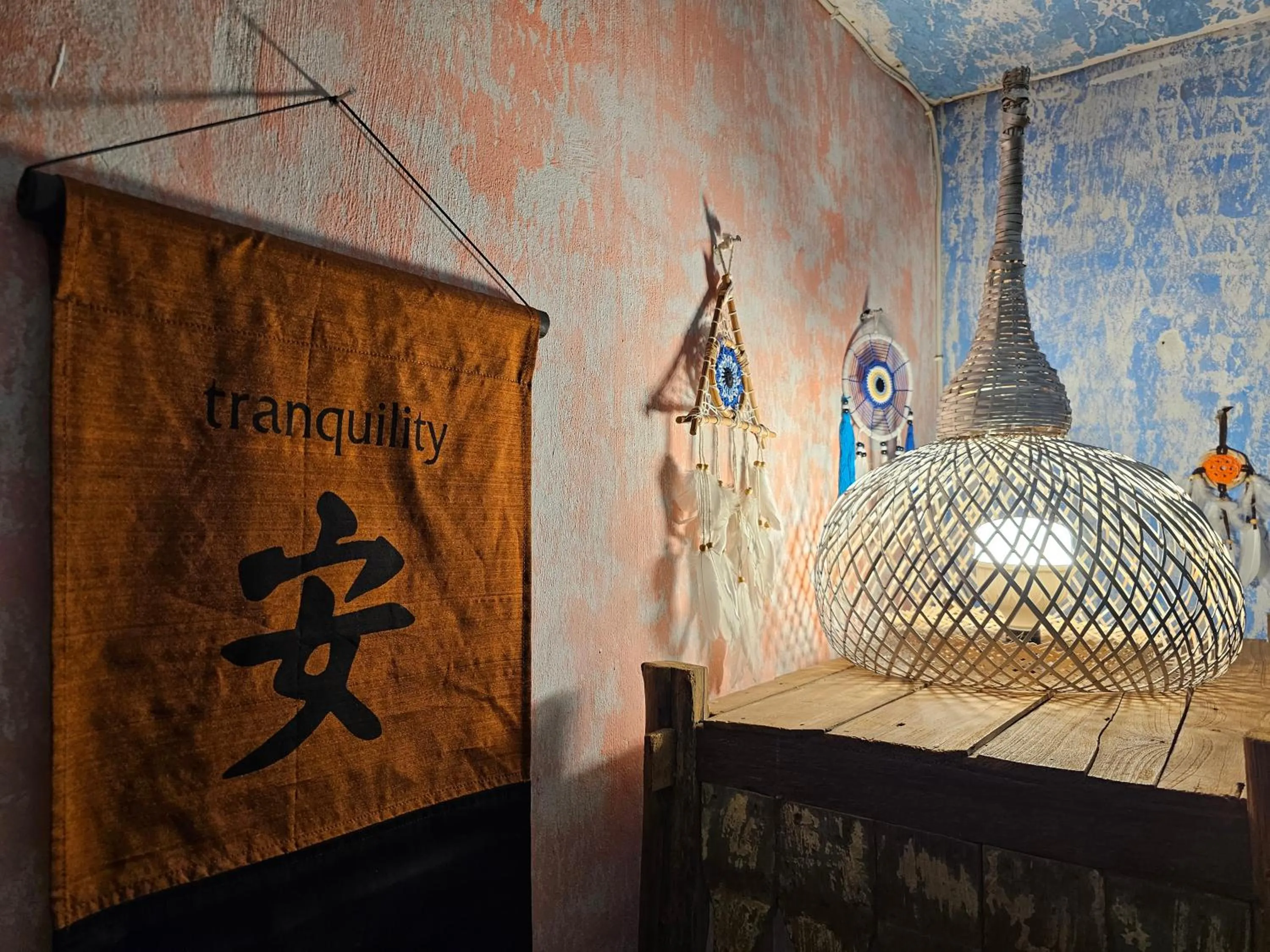 Decorative detail in Lovina Loca