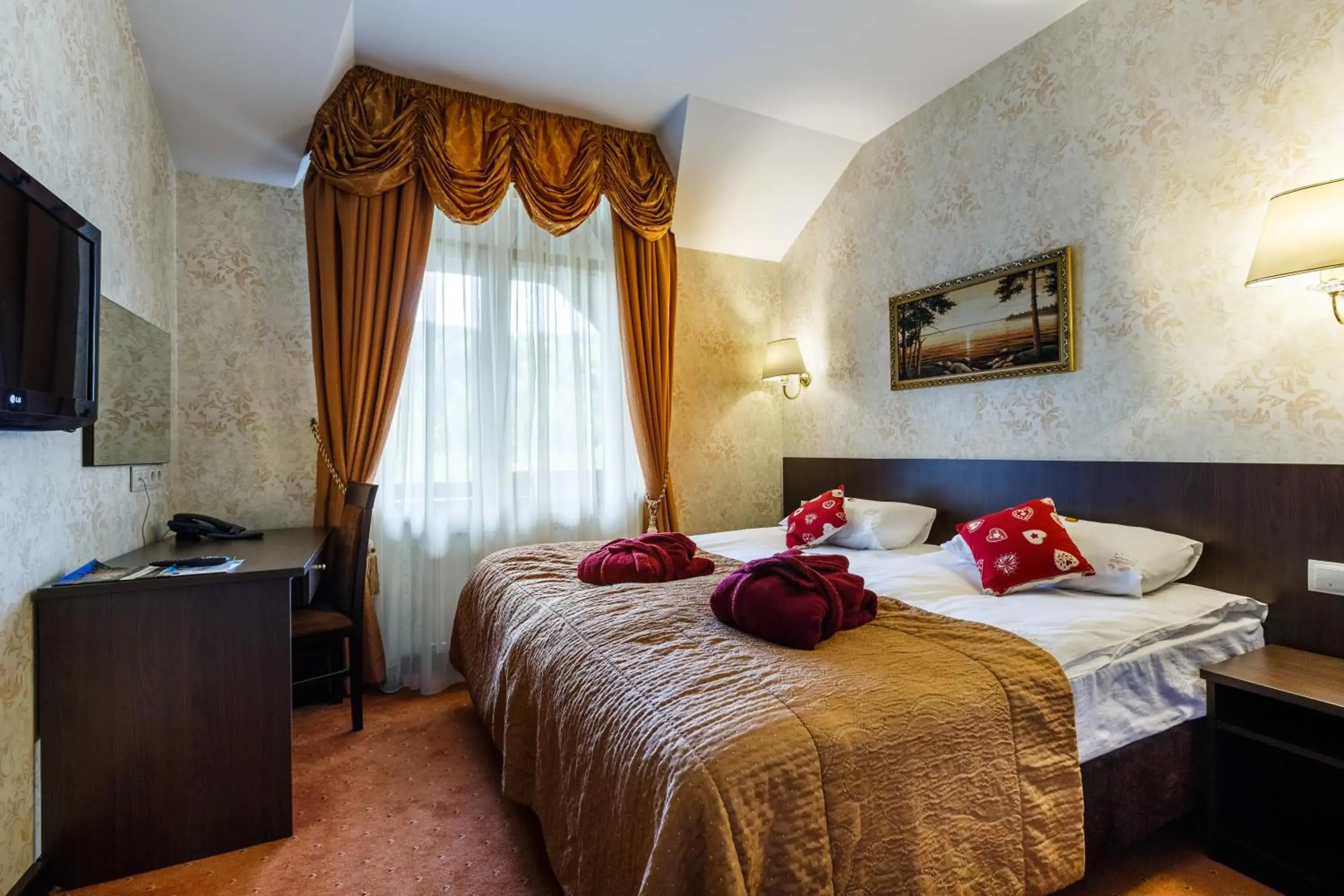 Two-Bedroom Apartment with Spa Access in Romantik Spa Hotel Two-Bedroom Apartment with Spa Access in Romantik Spa Hotel