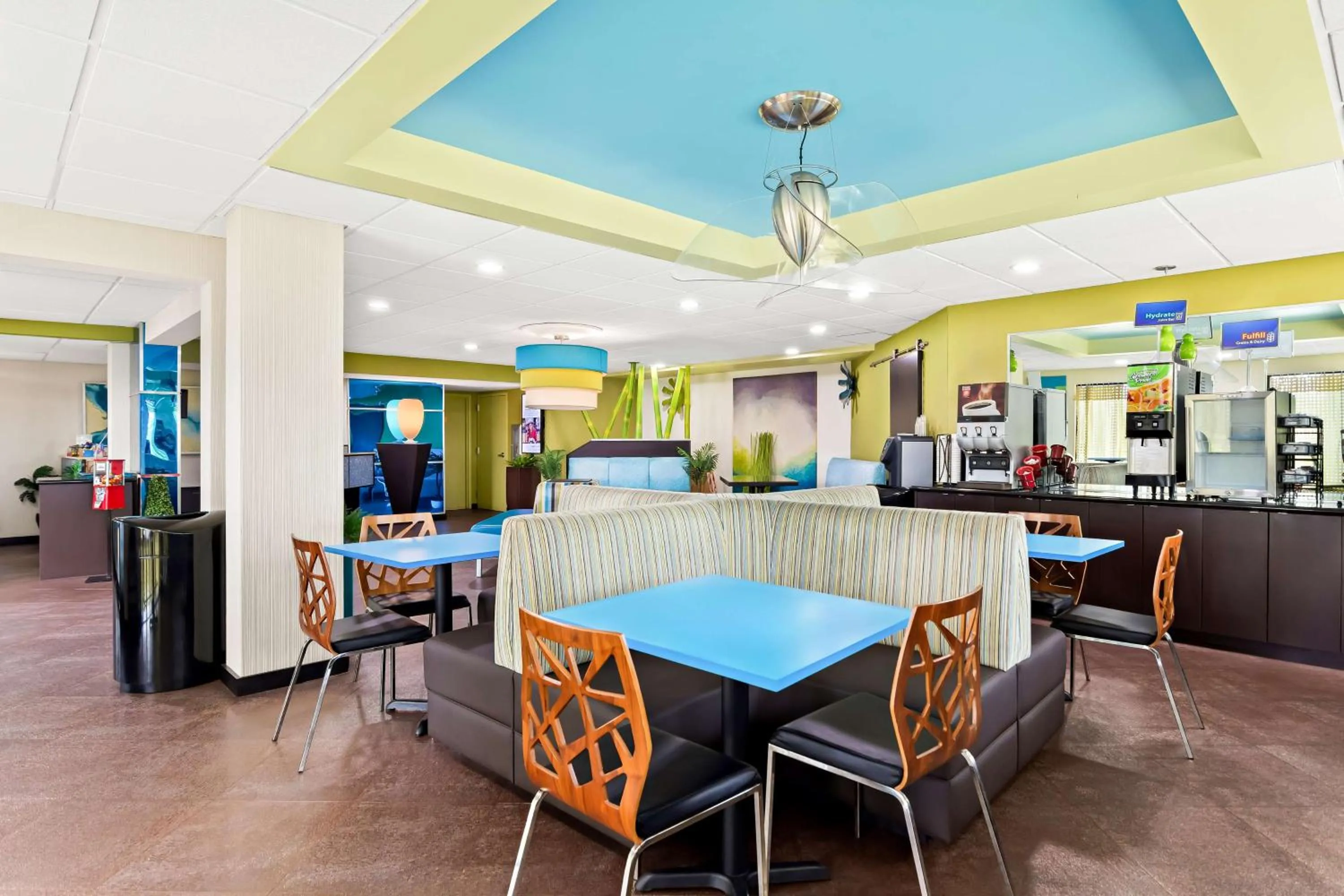 Breakfast in Best Western Lake Okeechobee