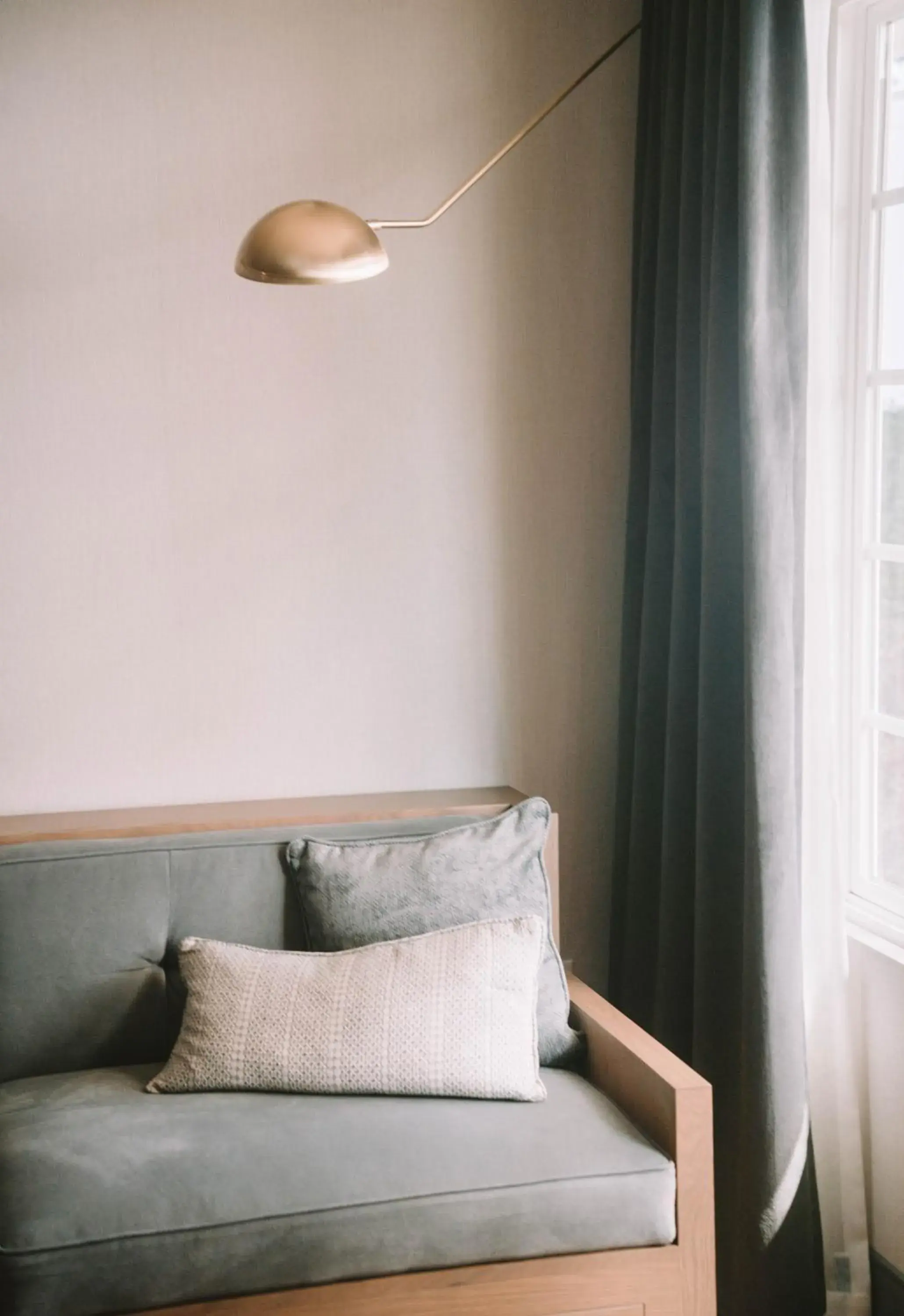 Guests, Bed in Fireside Inn on Moonstone Beach Guests, Bed in Fireside Inn on Moonstone Beach