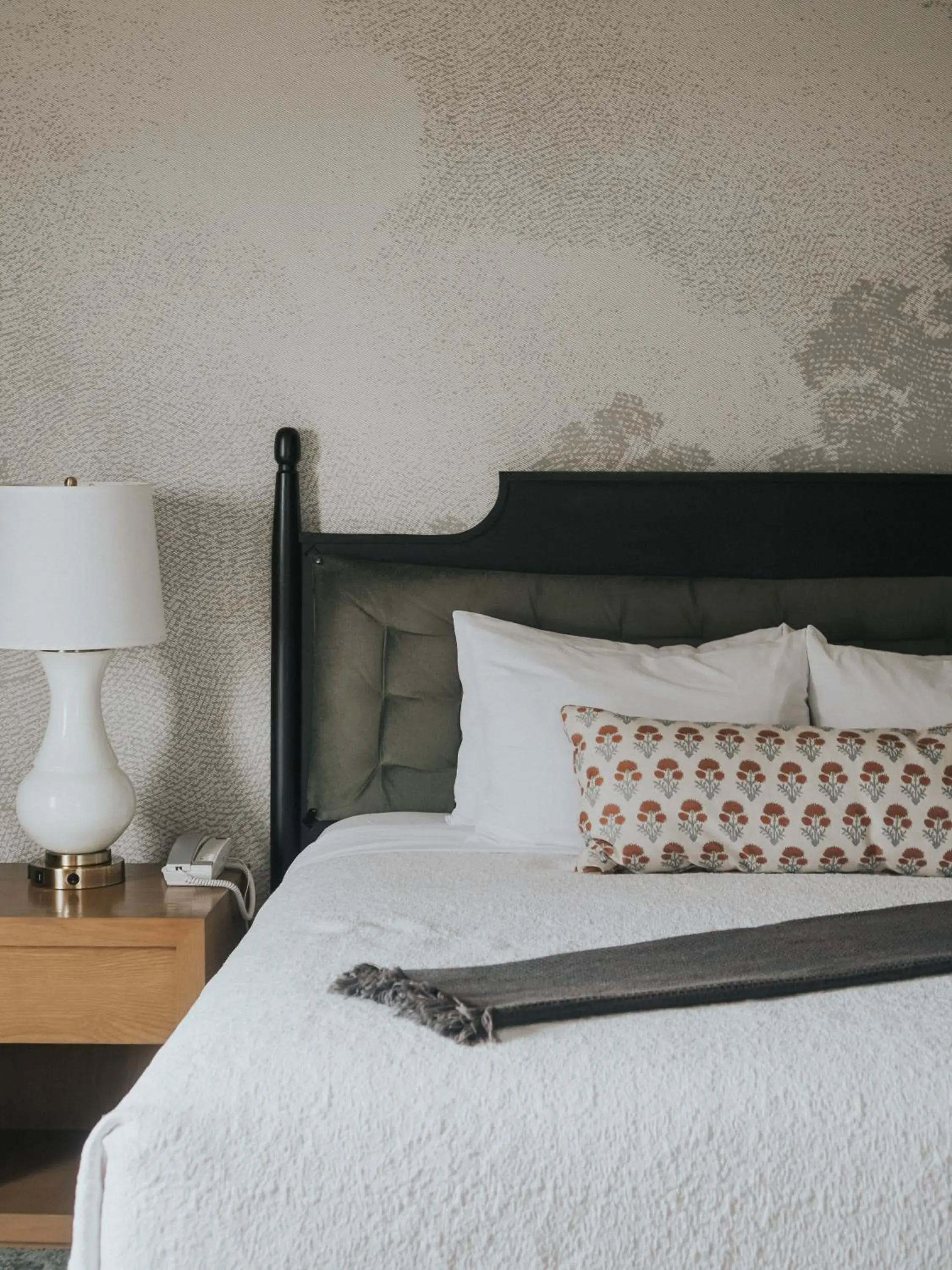 Guests, Bed in Fireside Inn on Moonstone Beach Guests, Bed in Fireside Inn on Moonstone Beach