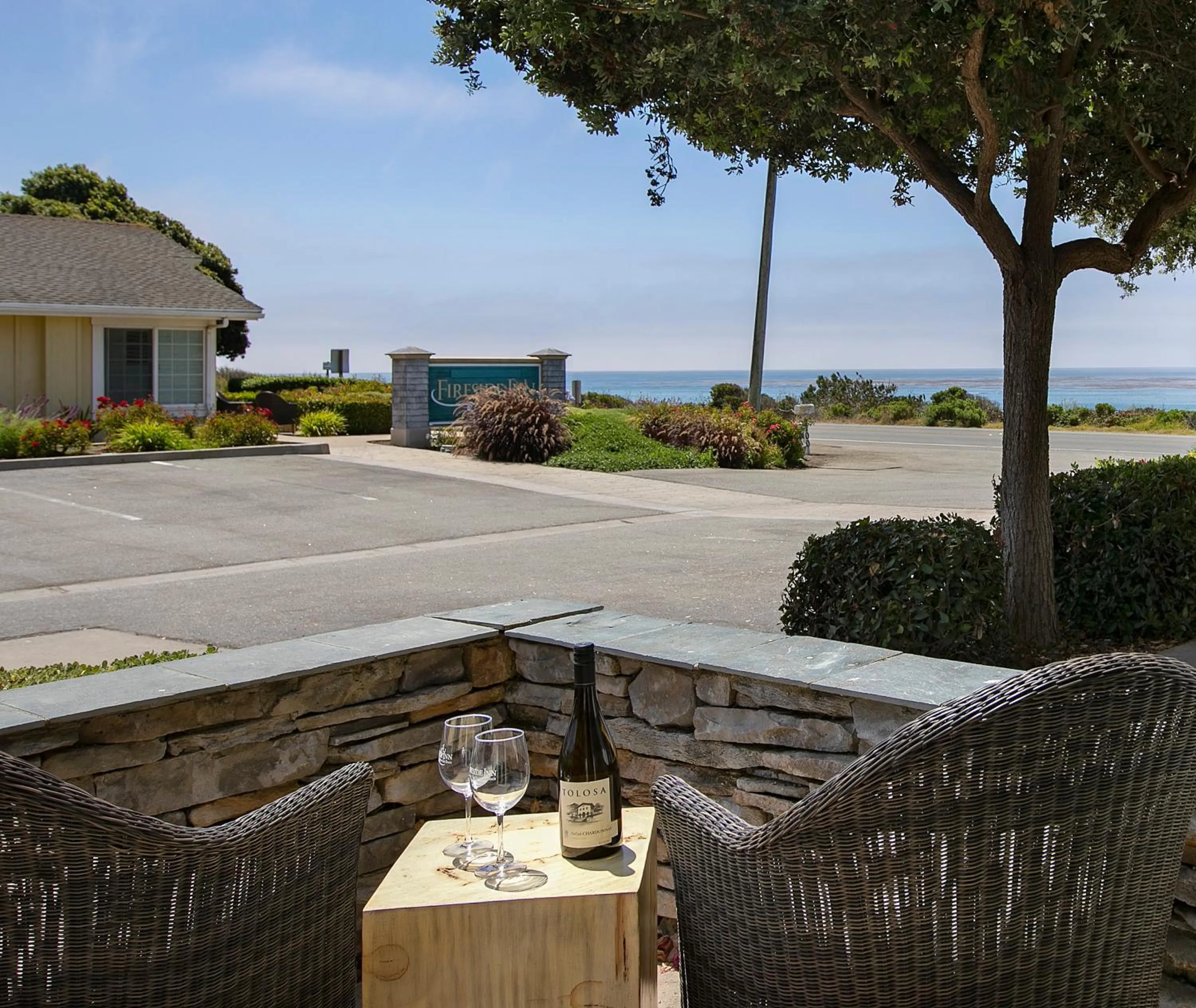 Patio in Fireside Inn on Moonstone Beach