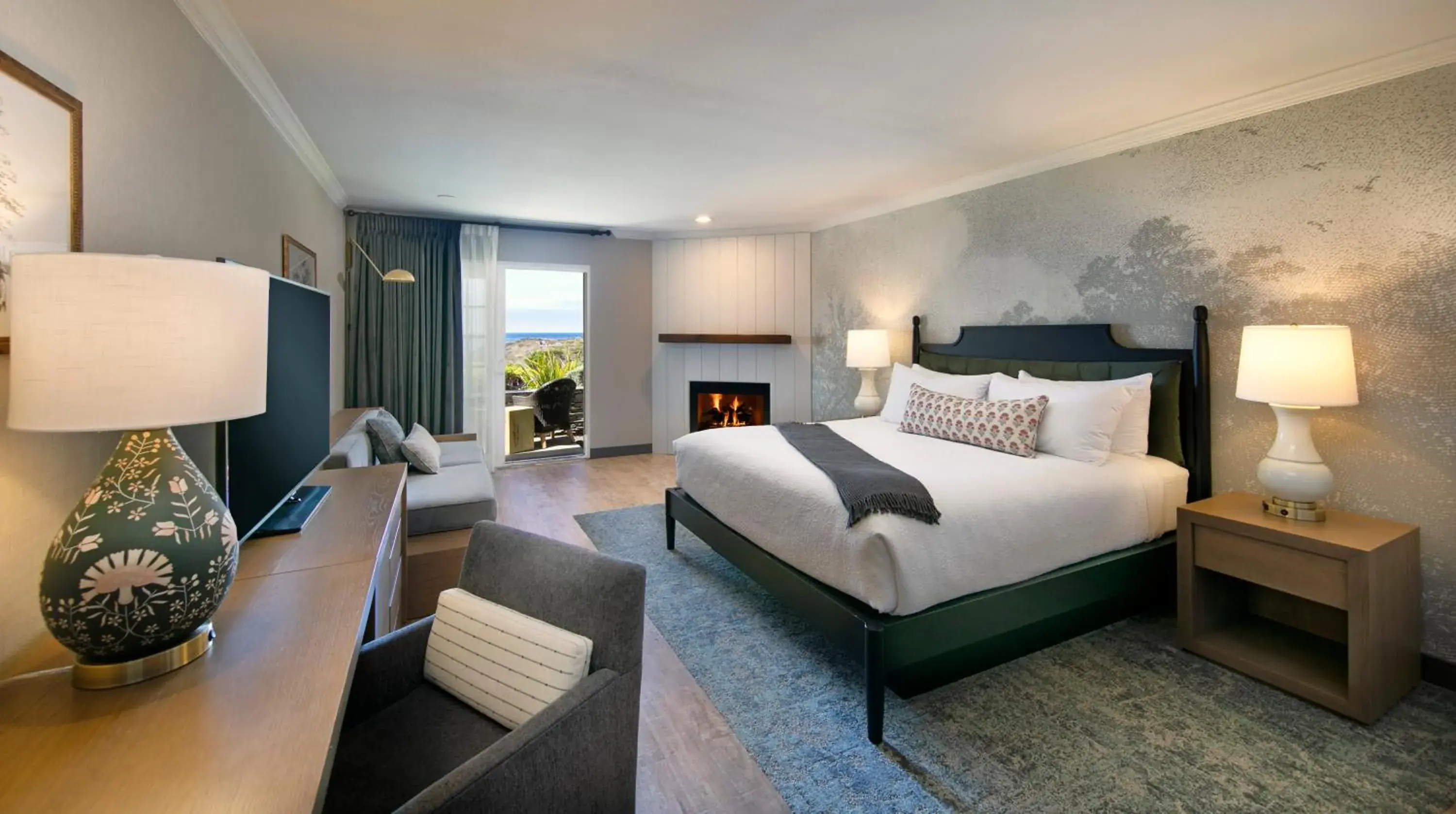 Photo of the whole room, Bed in Fireside Inn on Moonstone Beach Photo of the whole room, Bed in Fireside Inn on Moonstone Beach