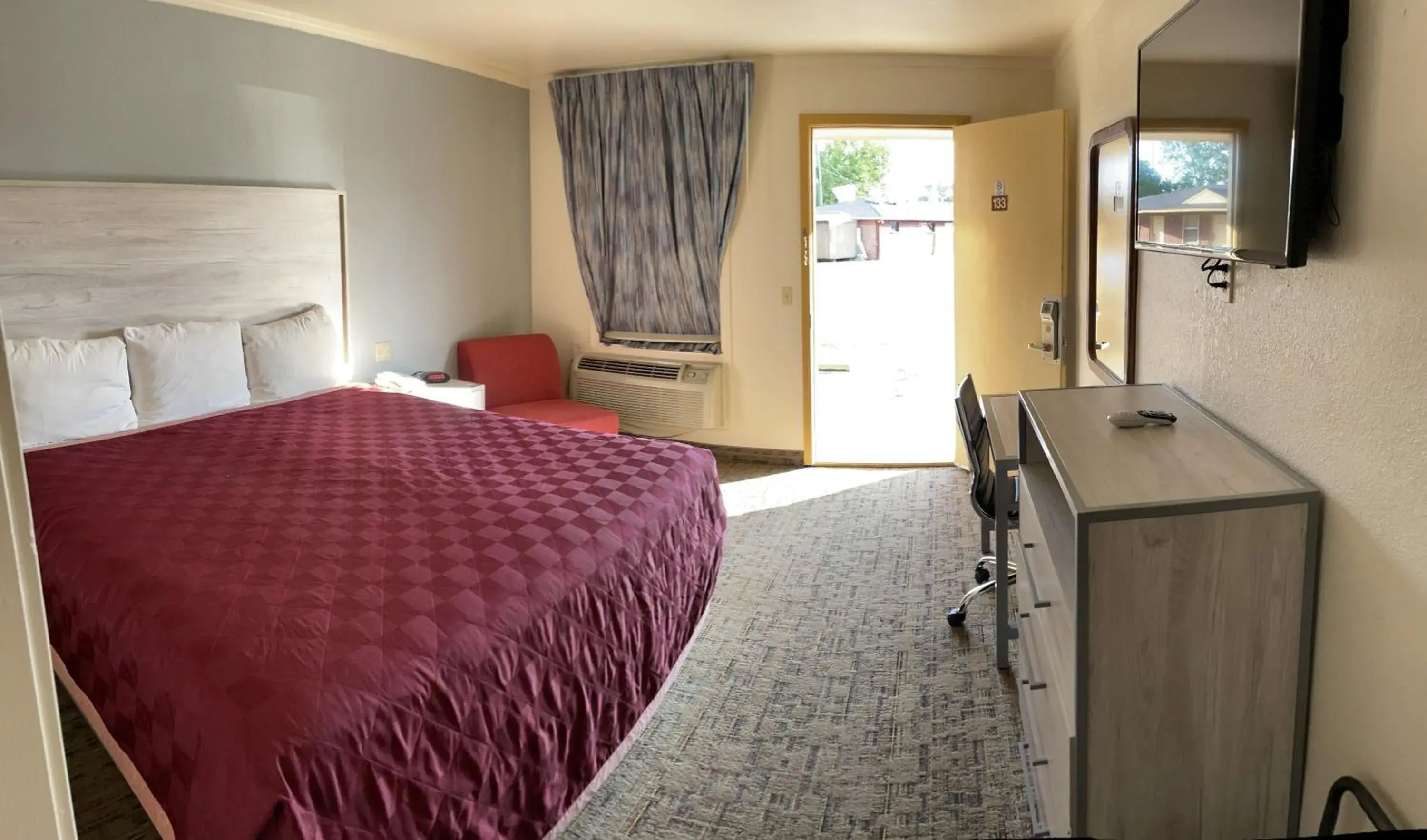 King Room - Non-Smoking in Antlers Budget Inn King Room - Non-Smoking in Antlers Budget Inn