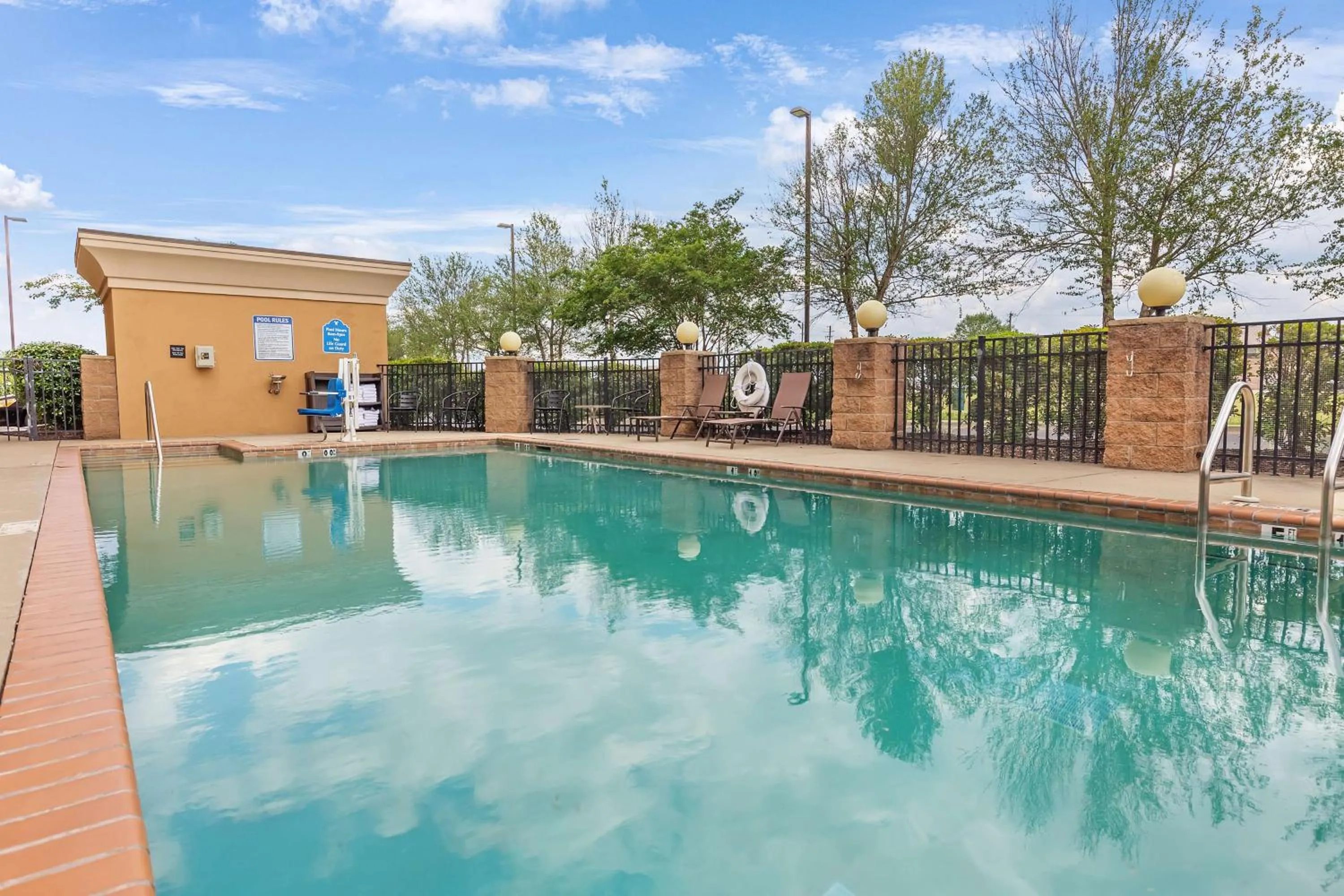 Pool view in Hampton Inn - Atmore