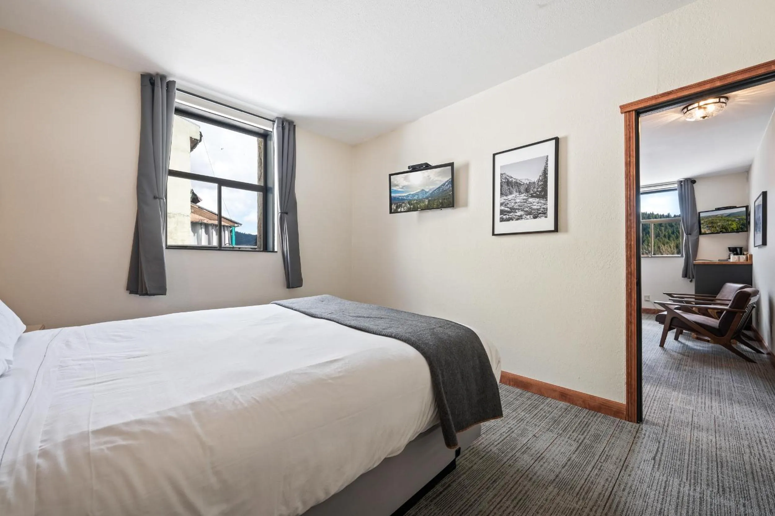 Bedroom, Bed in Hotel Leavenworth