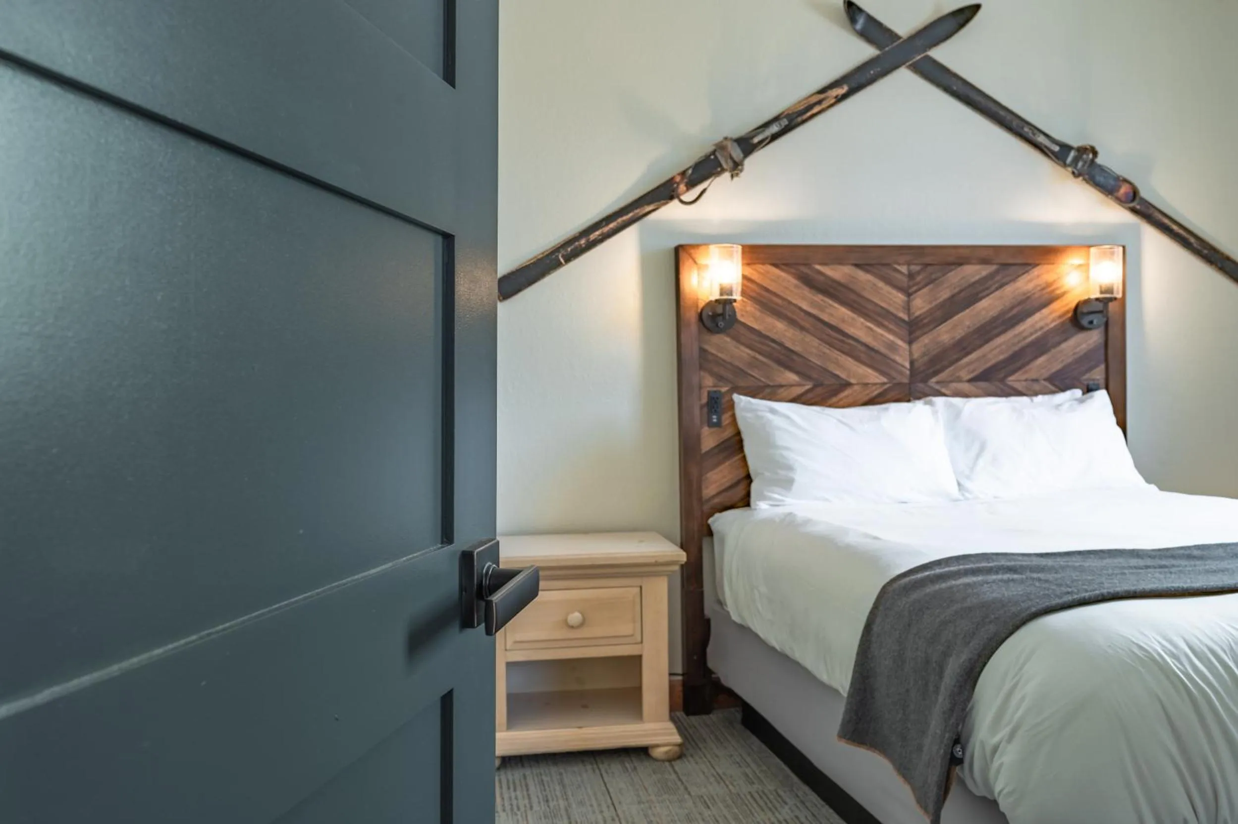 Bedroom, Bed in Hotel Leavenworth