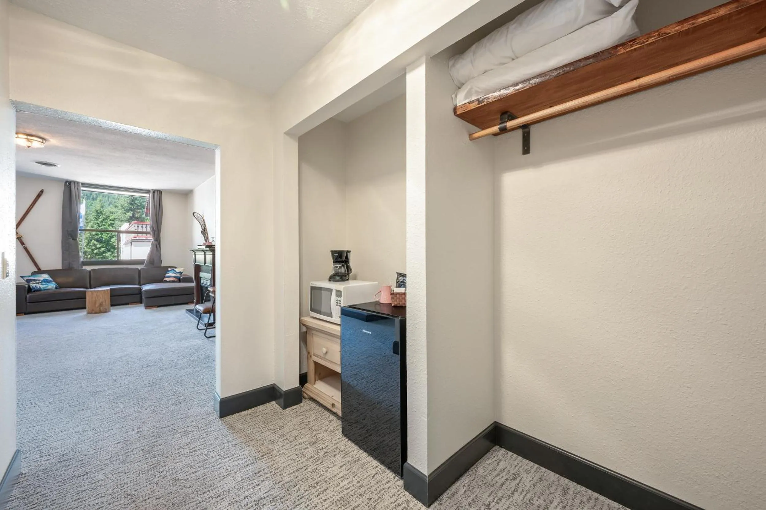 Photo of the whole room, Bed in Hotel Leavenworth