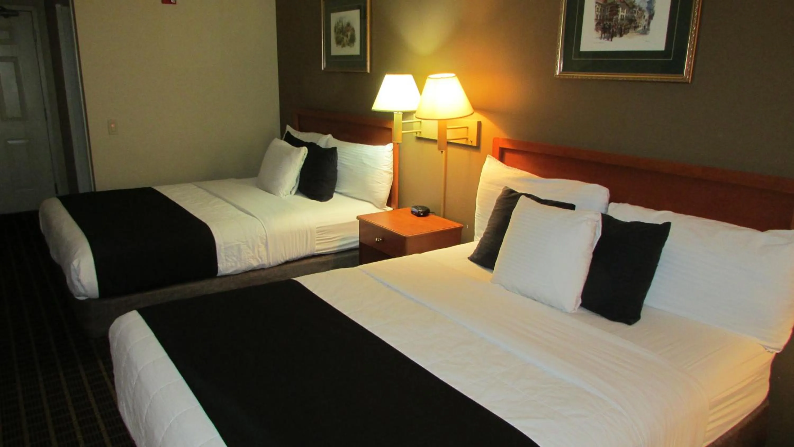 Bed in FairBridge Inn & Suites Leavenworth