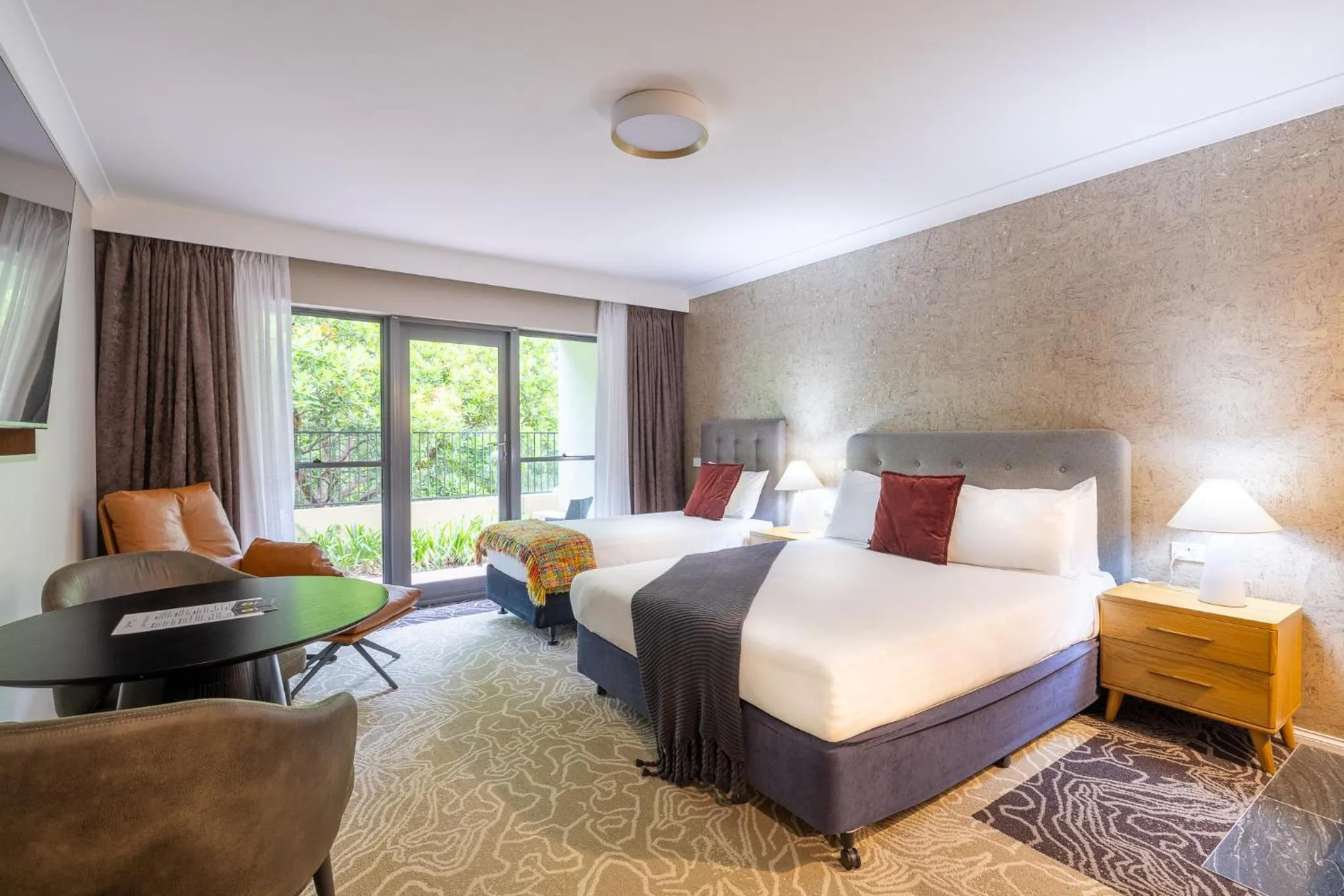 Photo of the whole room, Bed in Mandala Signature Berry