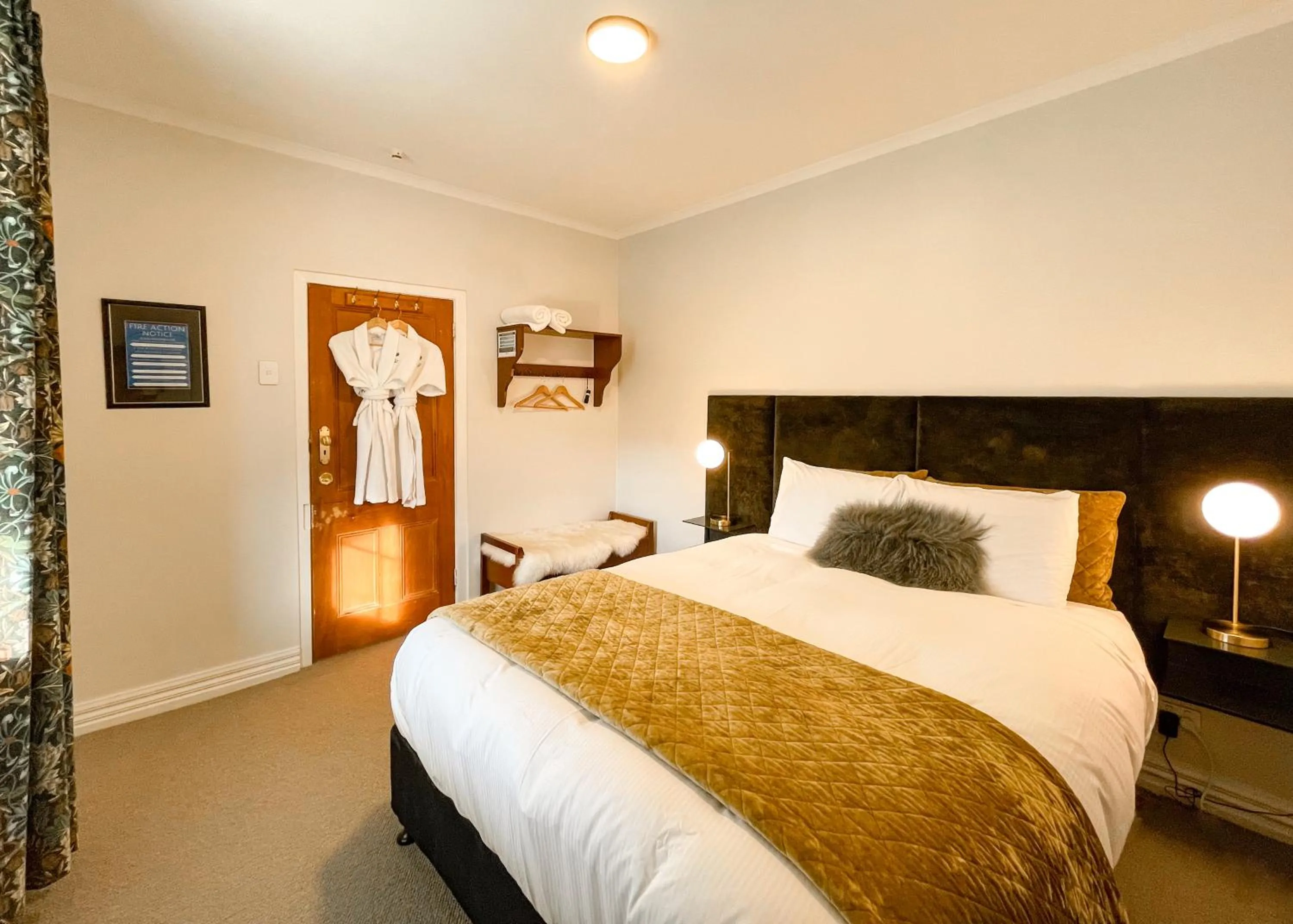 Bed in Kinloch Wilderness Retreat