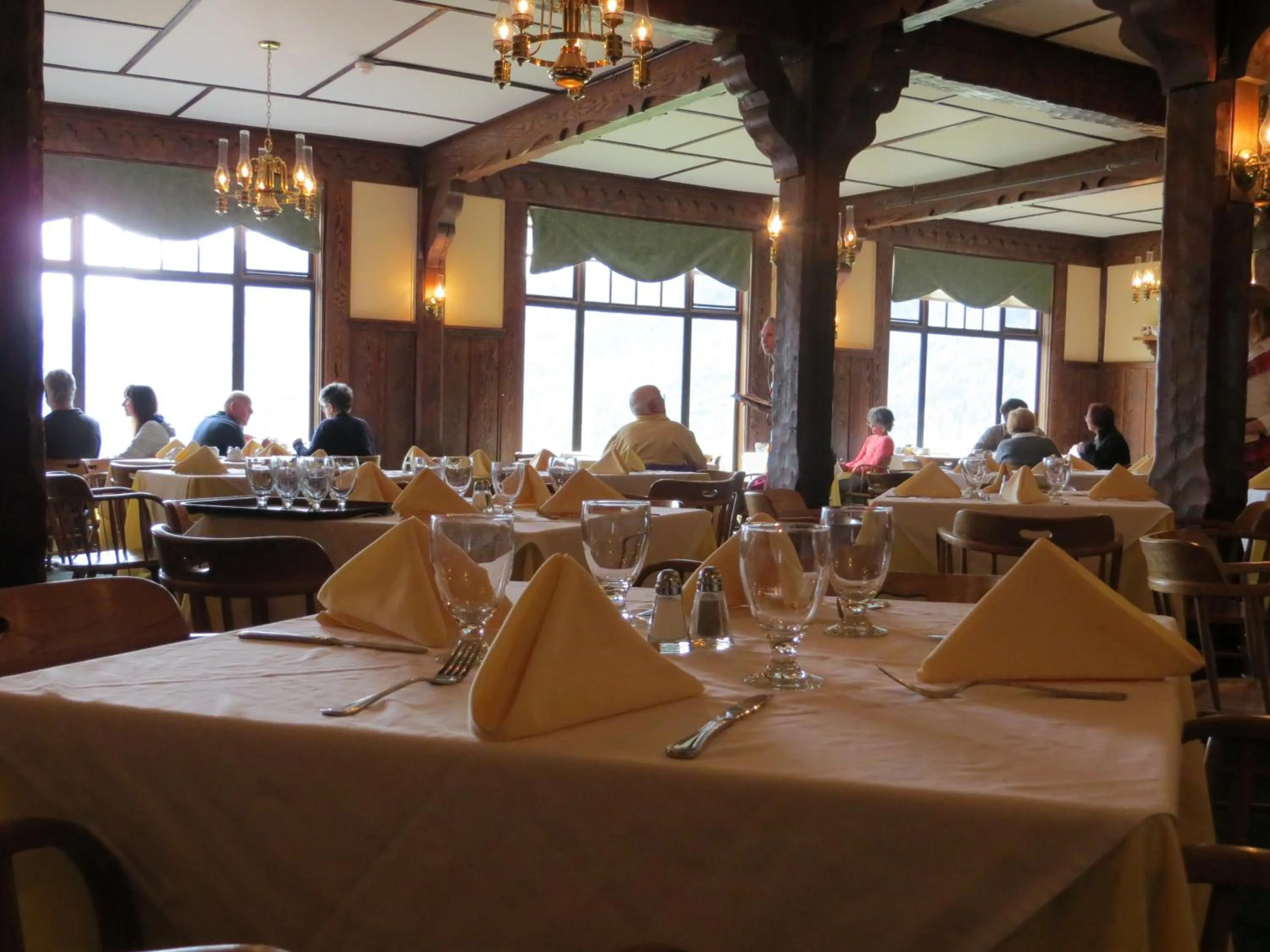 Restaurant/places to eat in Prince of Wales Hotel