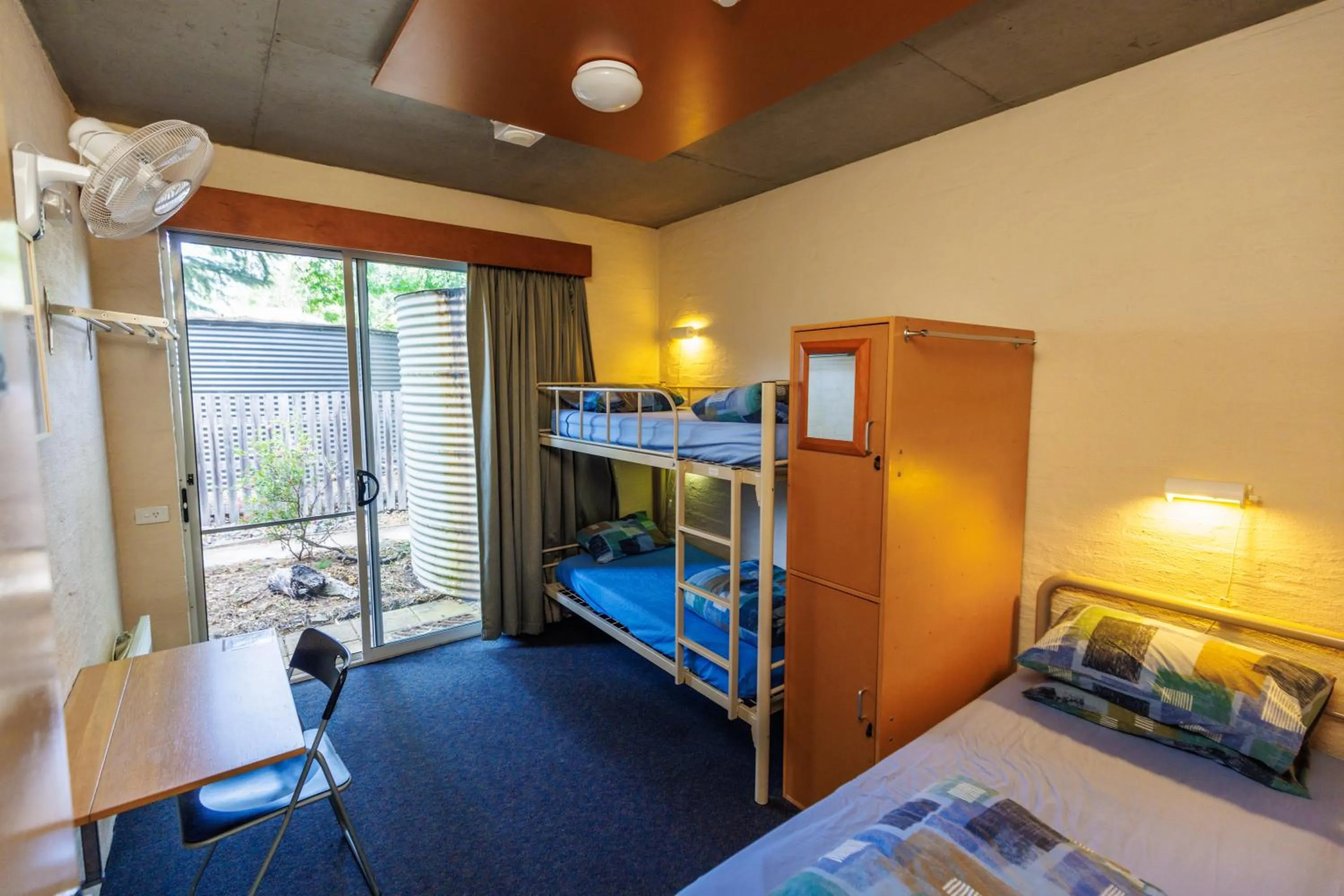 Bedroom, Bed in YHA Grampians Eco, Halls Gap