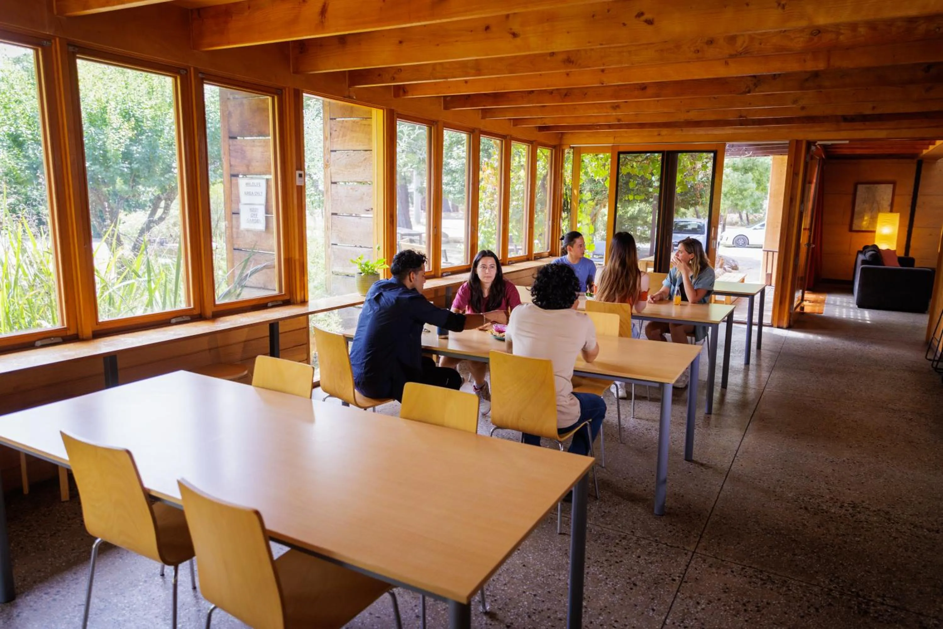 Dining area in YHA Grampians Eco, Halls Gap
