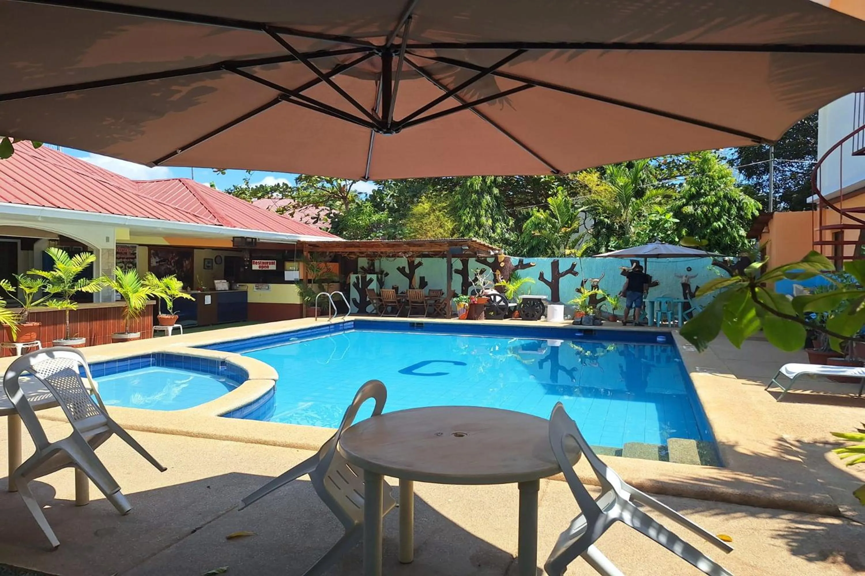 Swimming pool in Citadel Bed and Breakfast