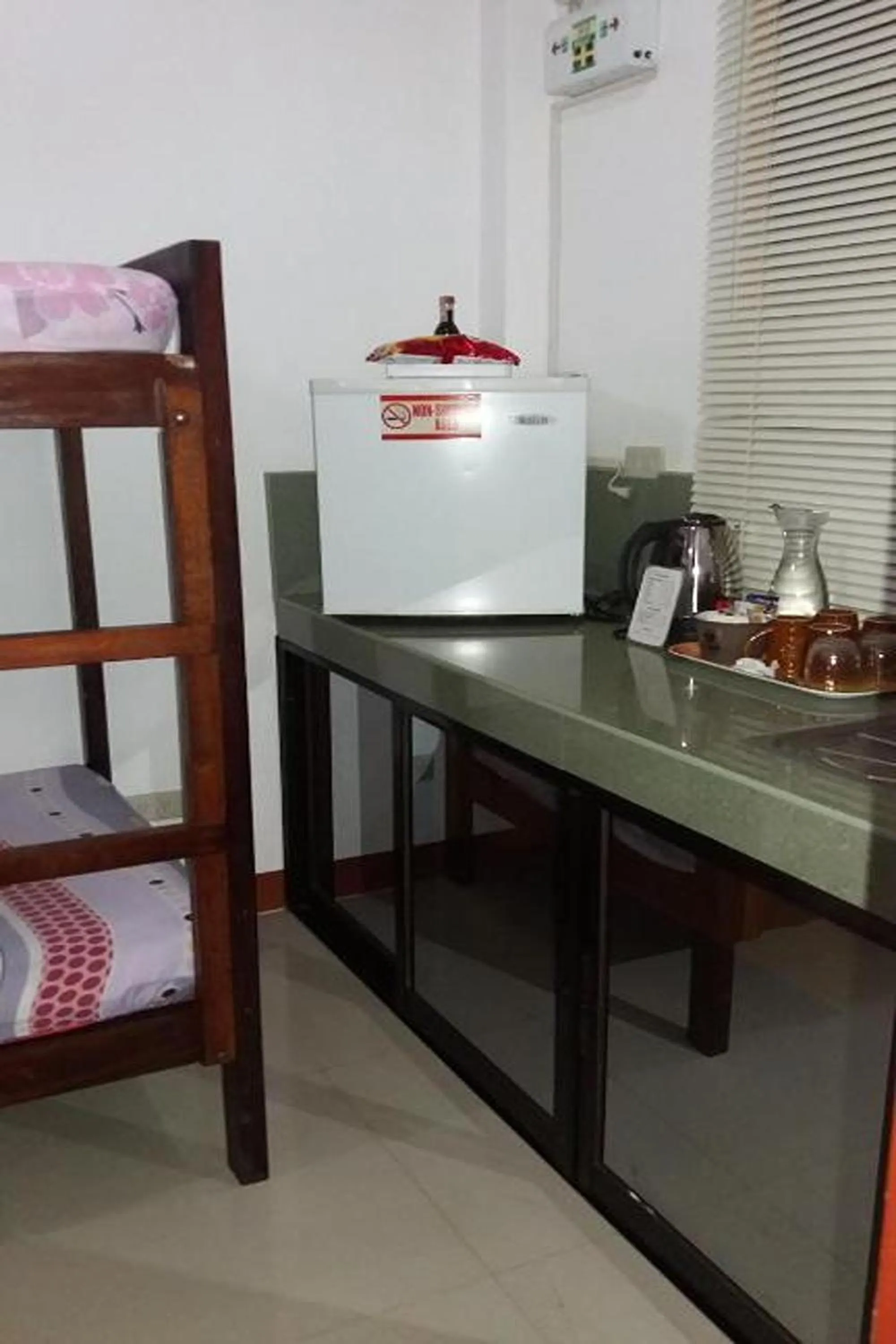 Kitchen or kitchenette, Bed in Citadel Bed and Breakfast