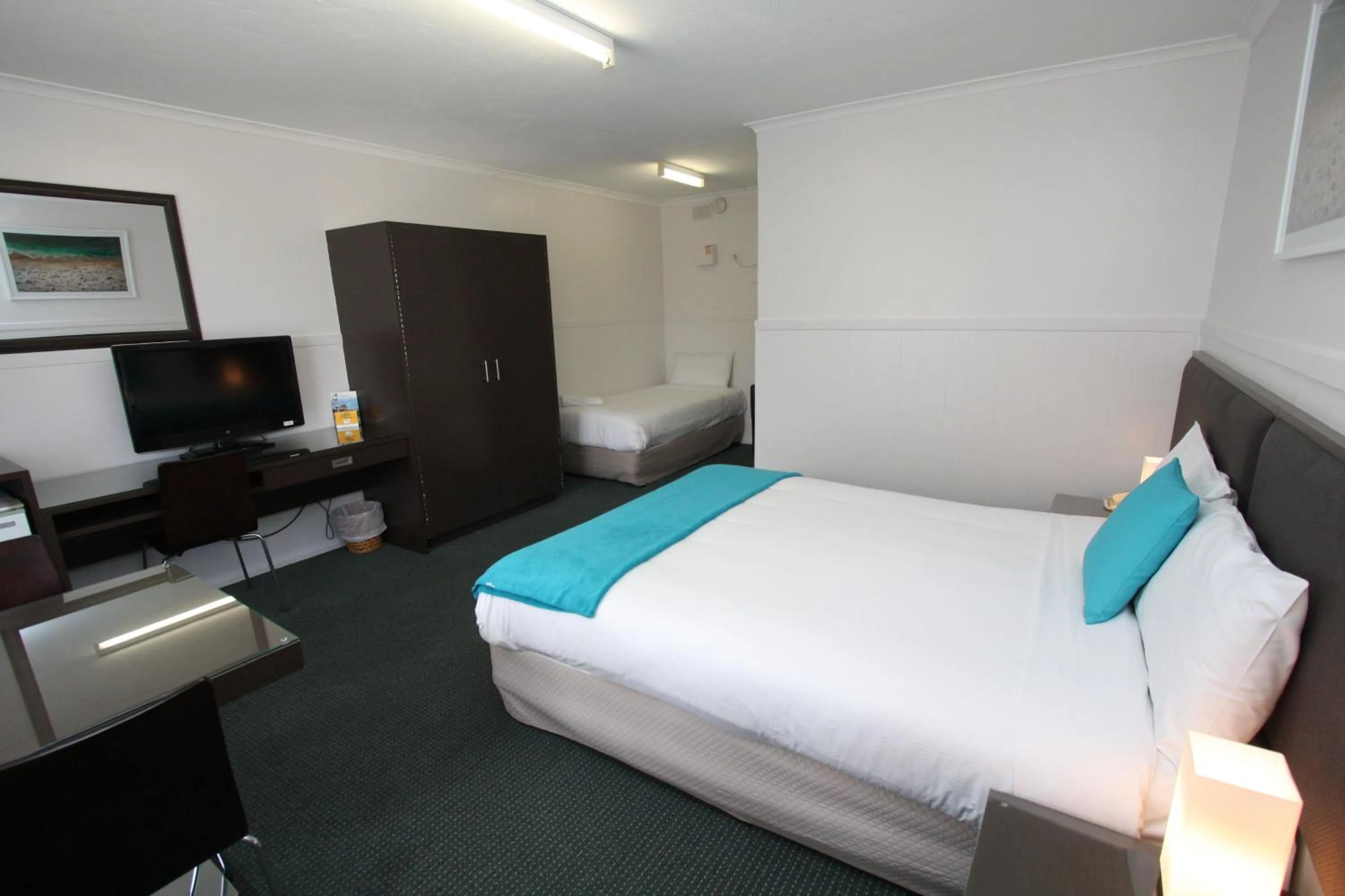 Photo of the whole room in Comfort Inn Victor Harbor