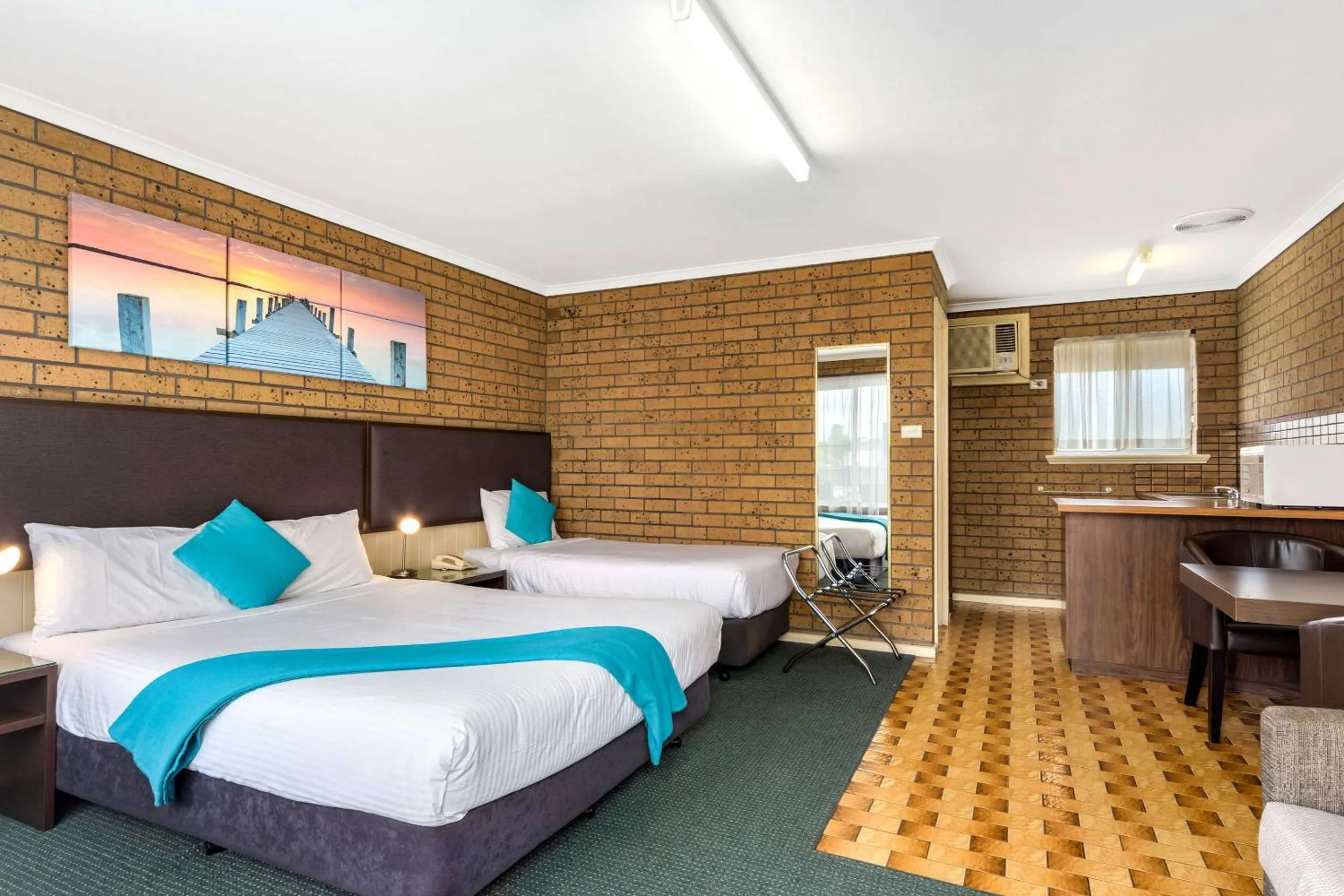 Photo of the whole room in Comfort Inn Victor Harbor