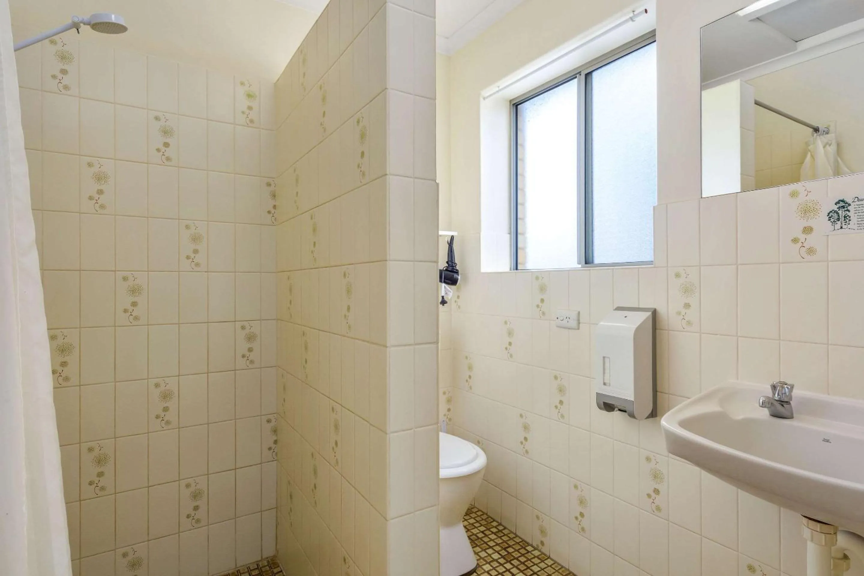 Bathroom in Comfort Inn Victor Harbor