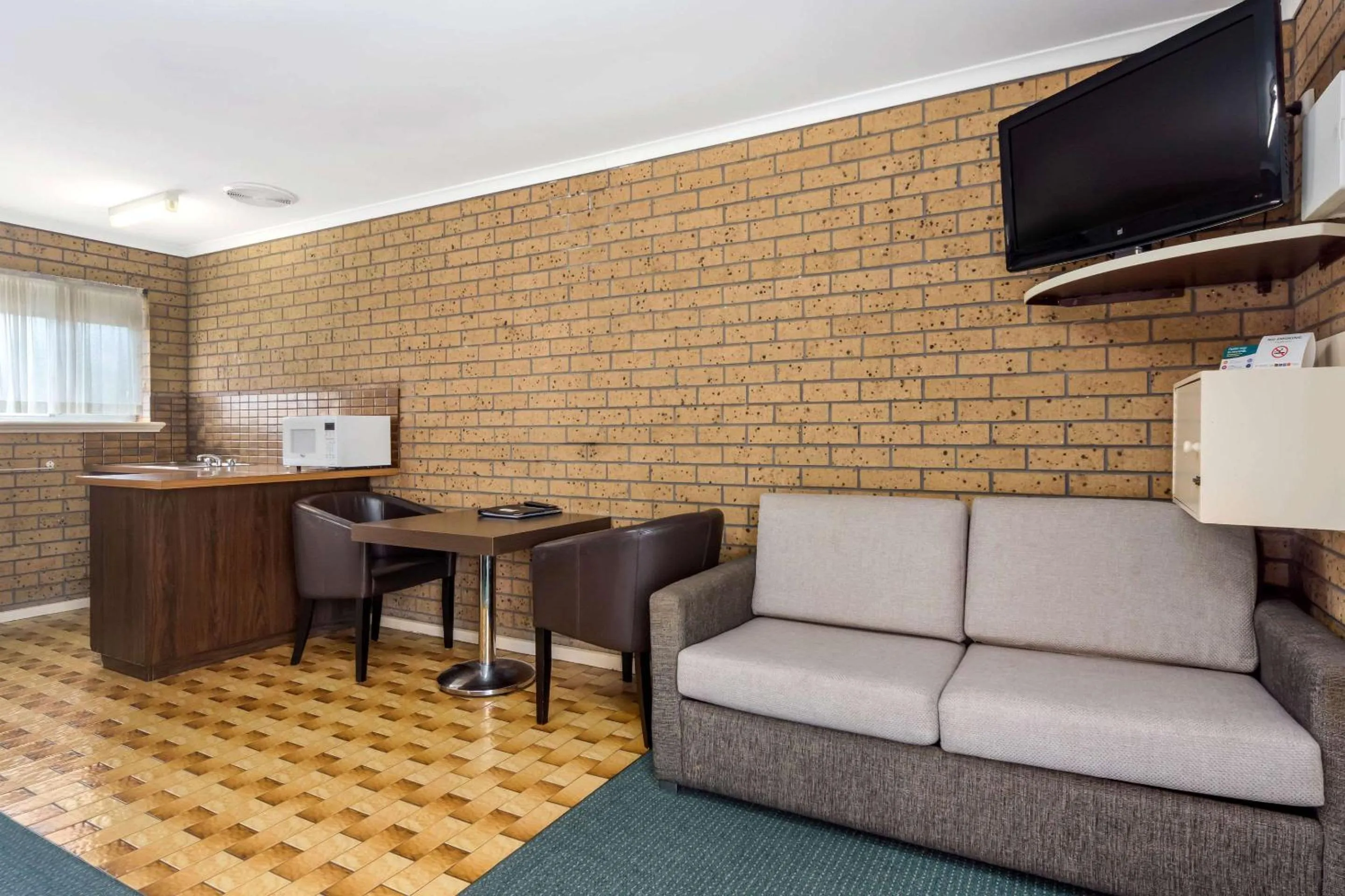 Photo of the whole room, Seating Area in Comfort Inn Victor Harbor
