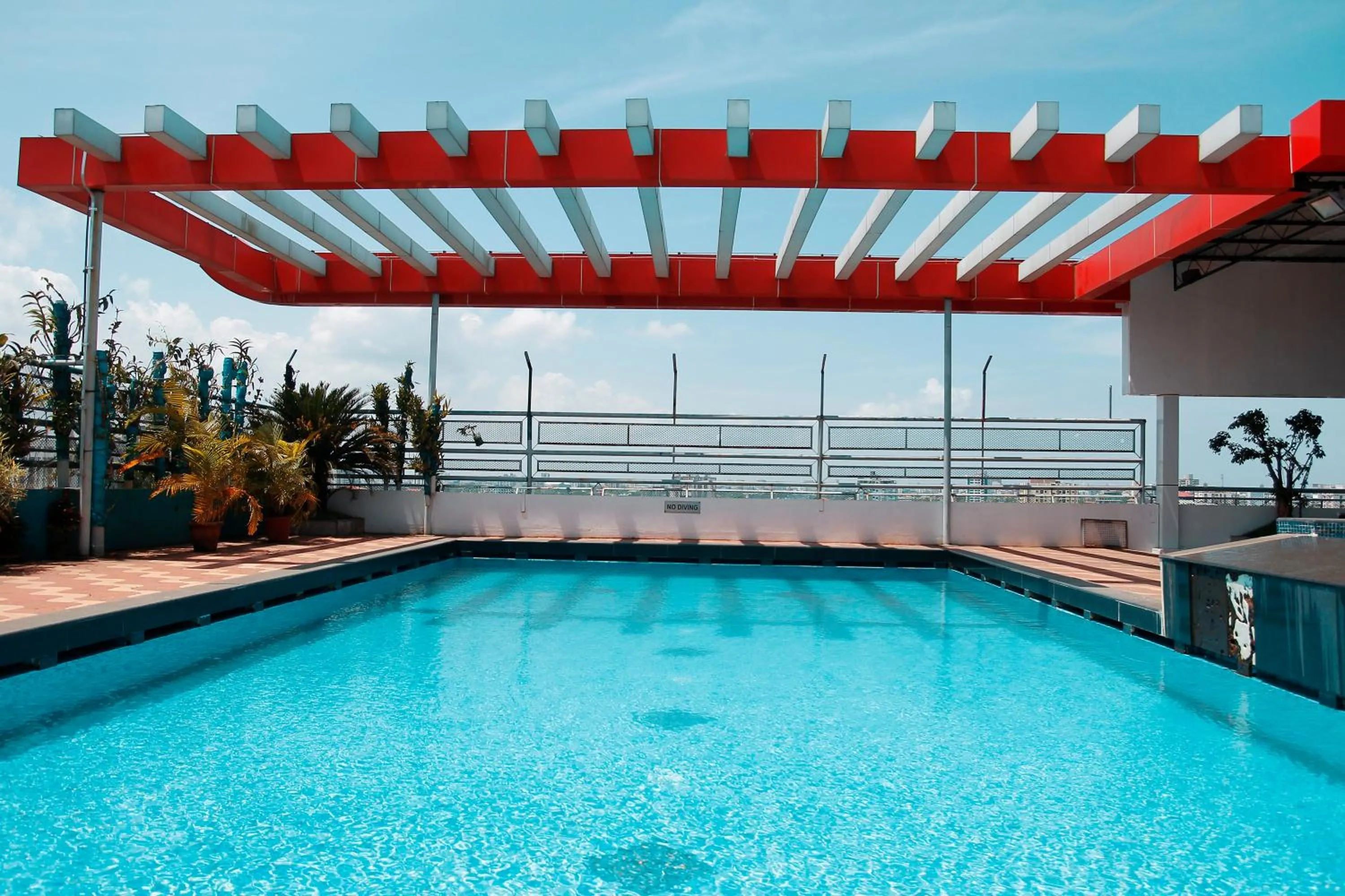 Swimming pool in Presidency Kochi City Centre