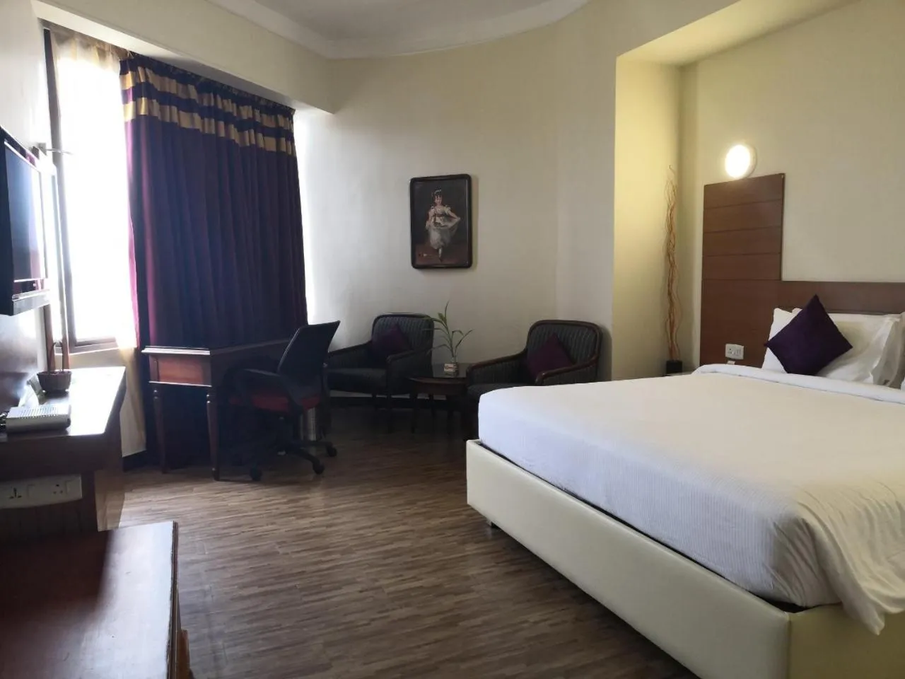 Photo of the whole room, Bed in Presidency Kochi City Centre