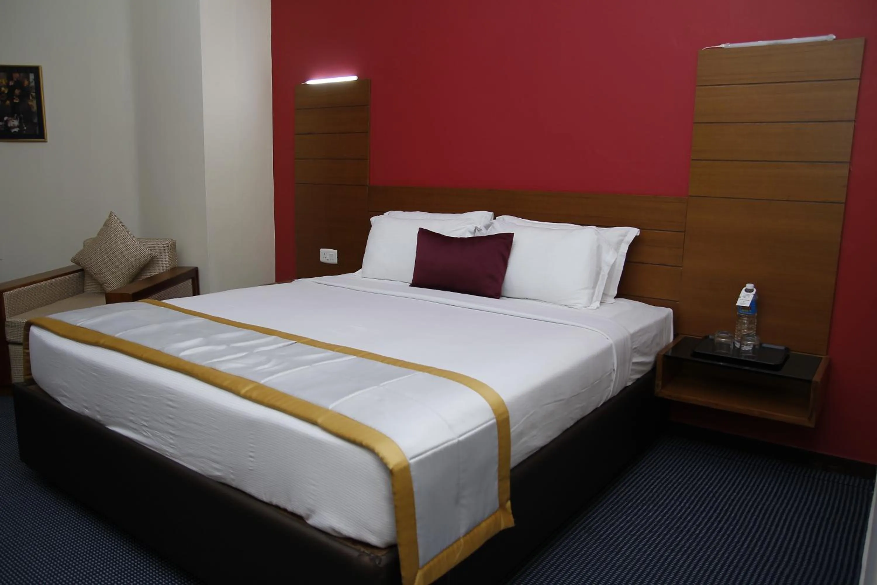 Bedroom, Bed in Presidency Kochi City Centre