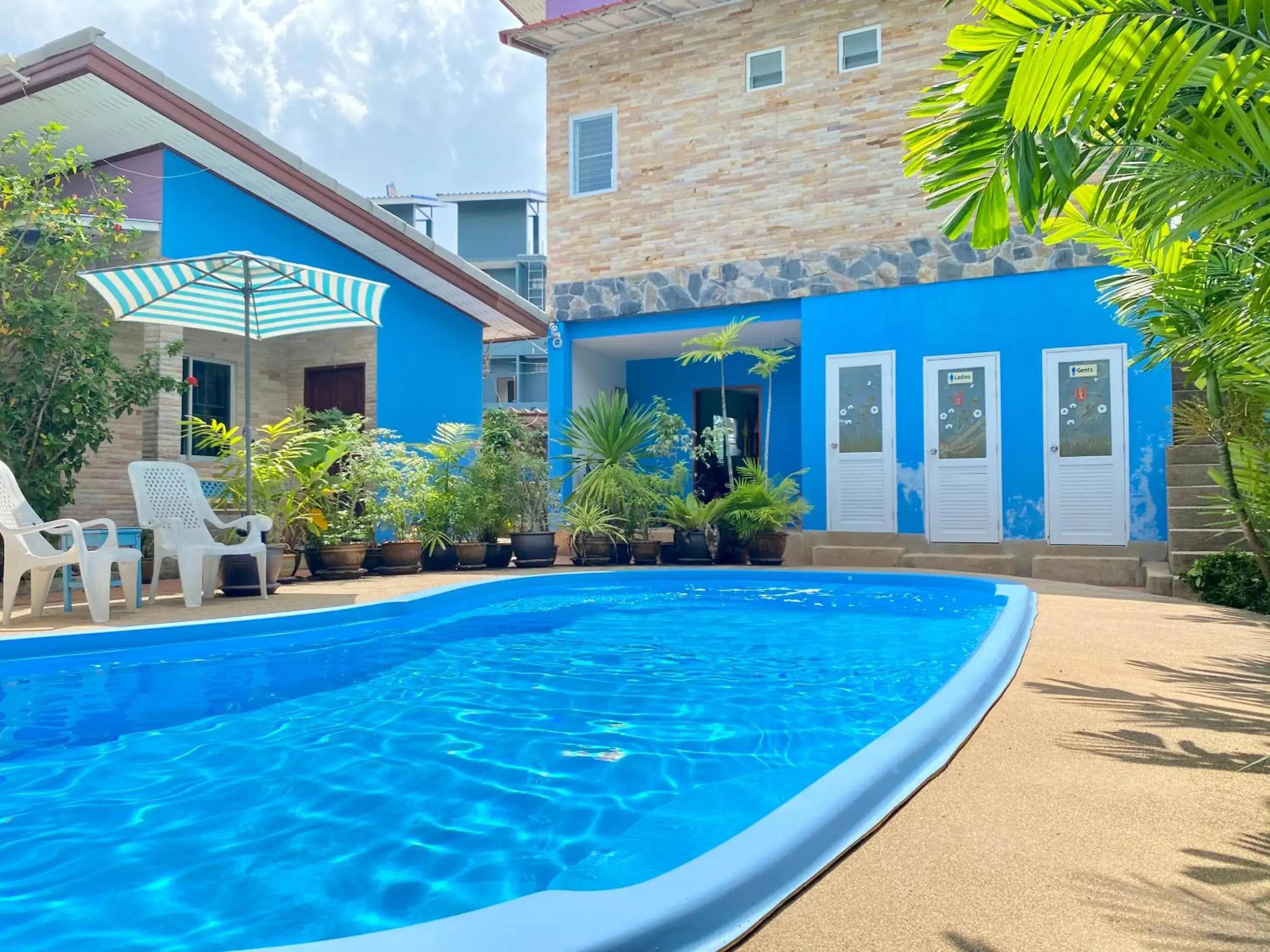 Swimming pool in Canal Resort Swimming pool in Canal Resort