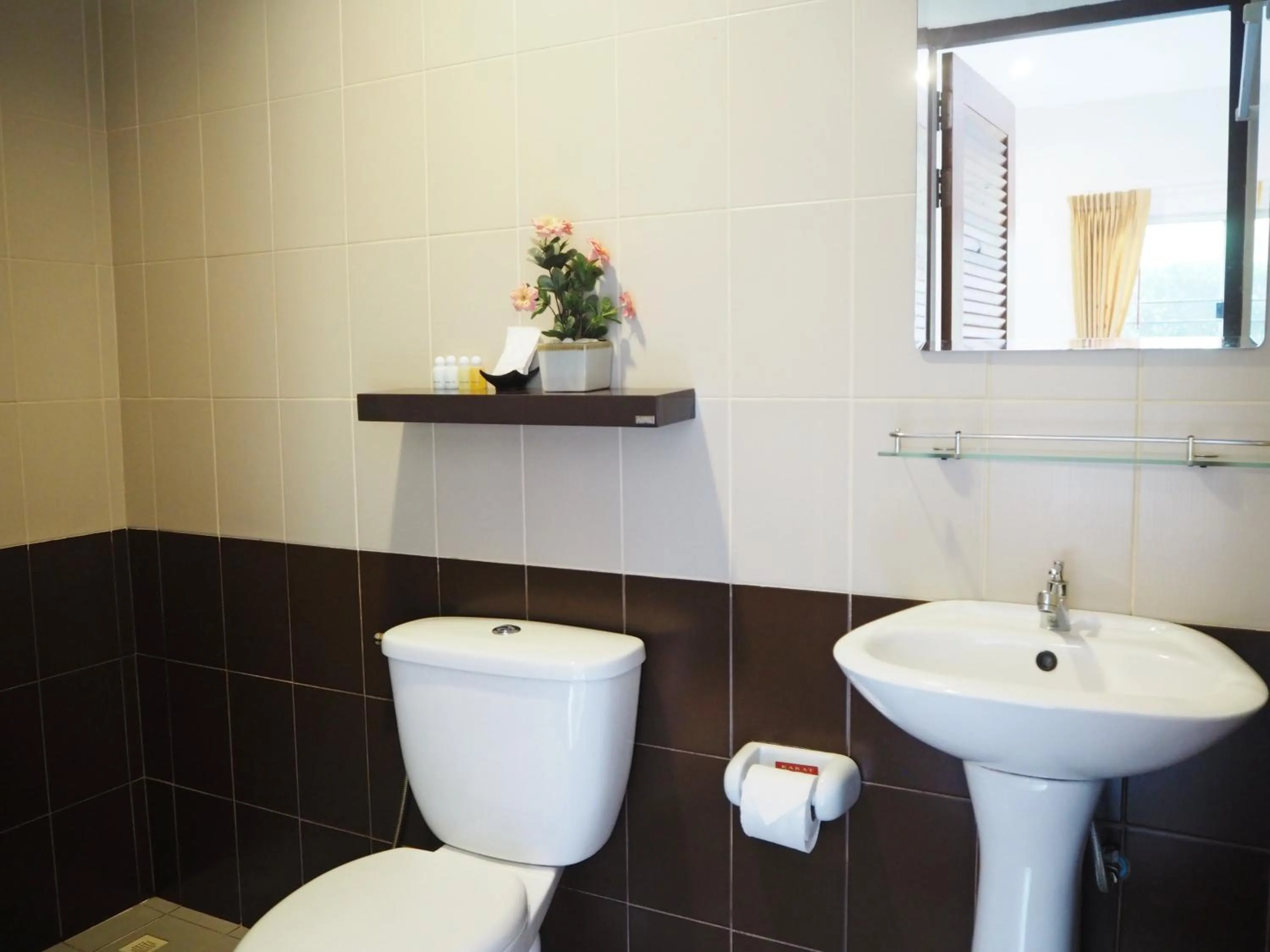 Bathroom in Canal Resort