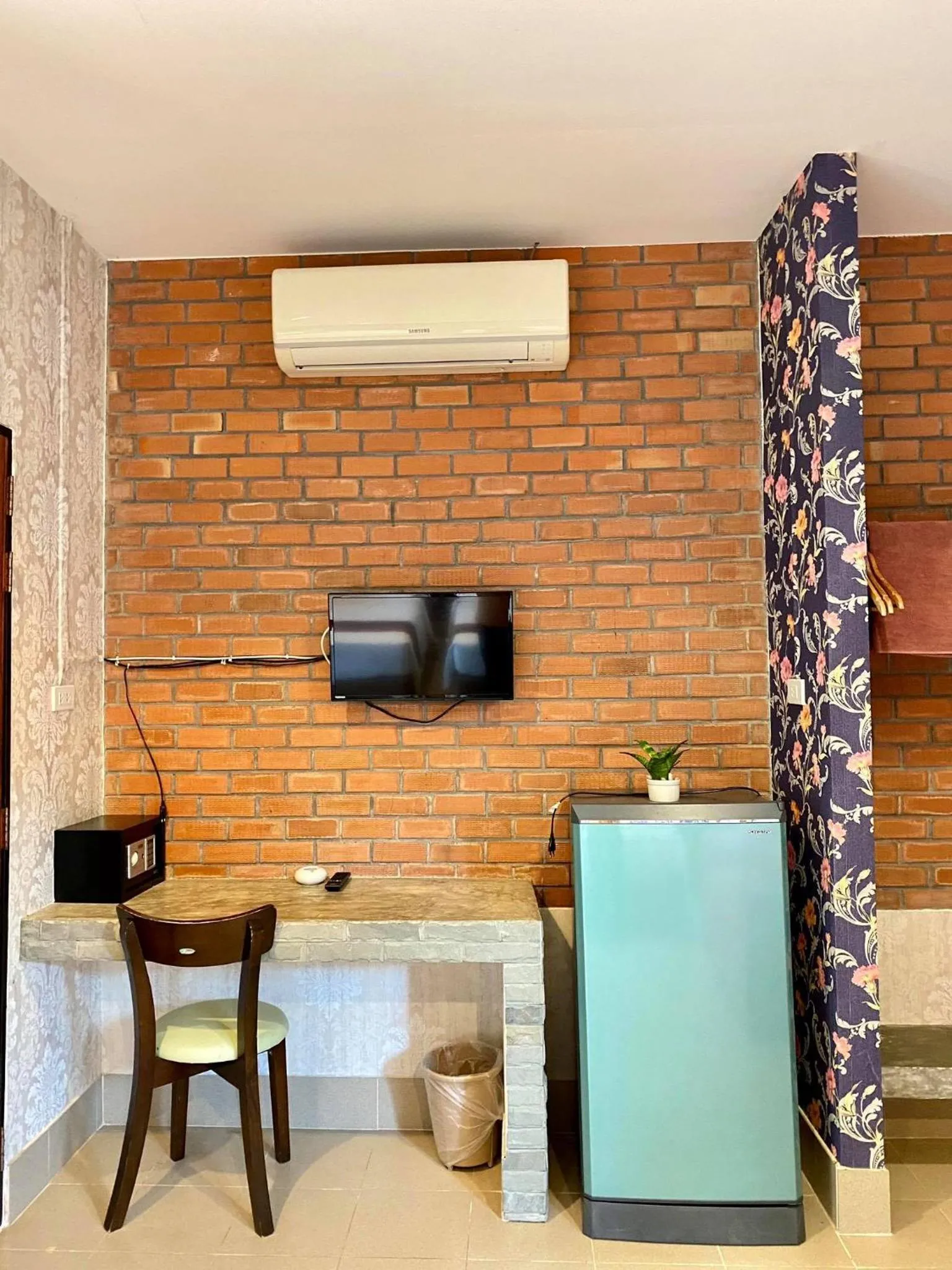 Seating area in Canal Resort