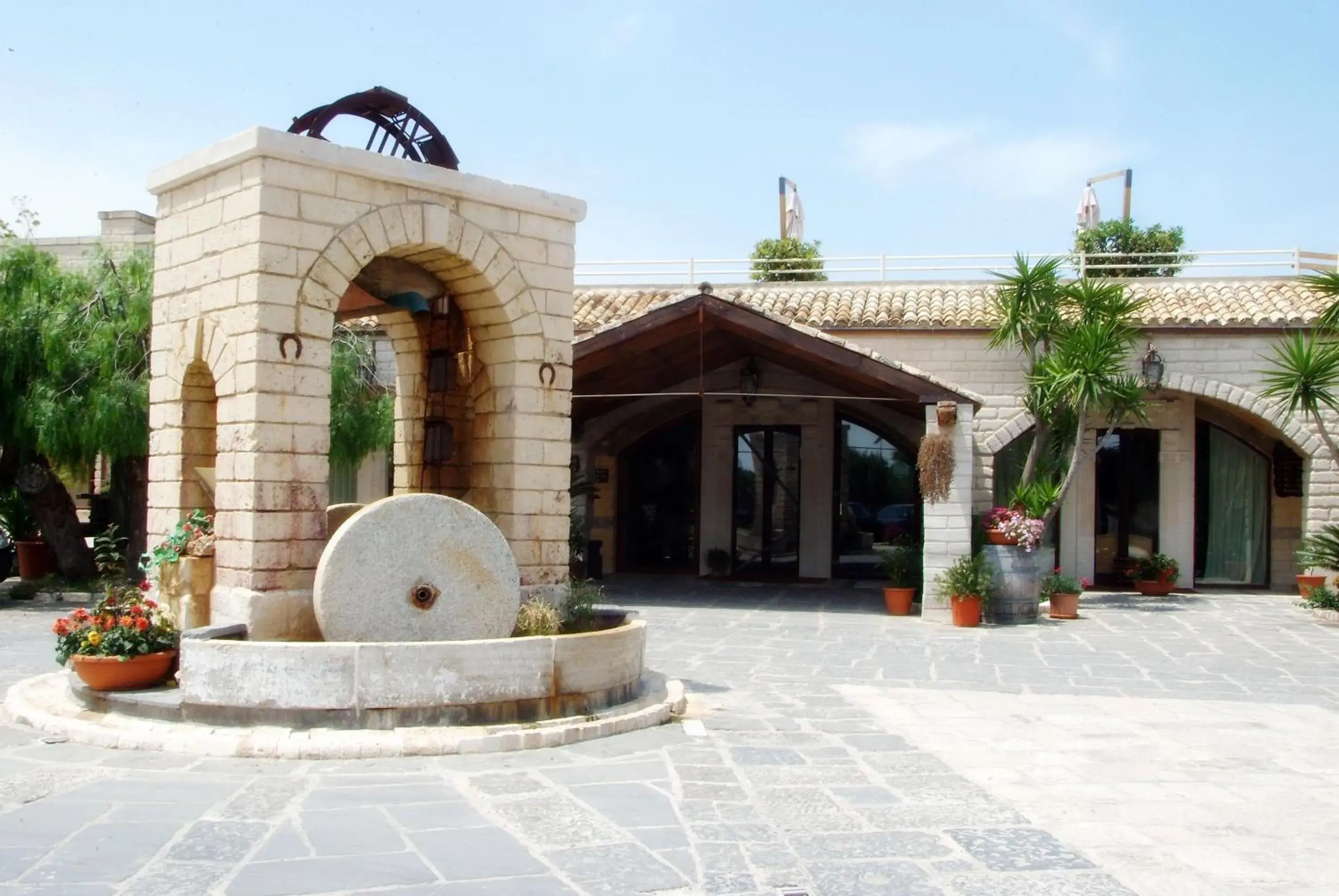 Property building in UNA HOTELS Regina Bari Property building in UNA HOTELS Regina Bari