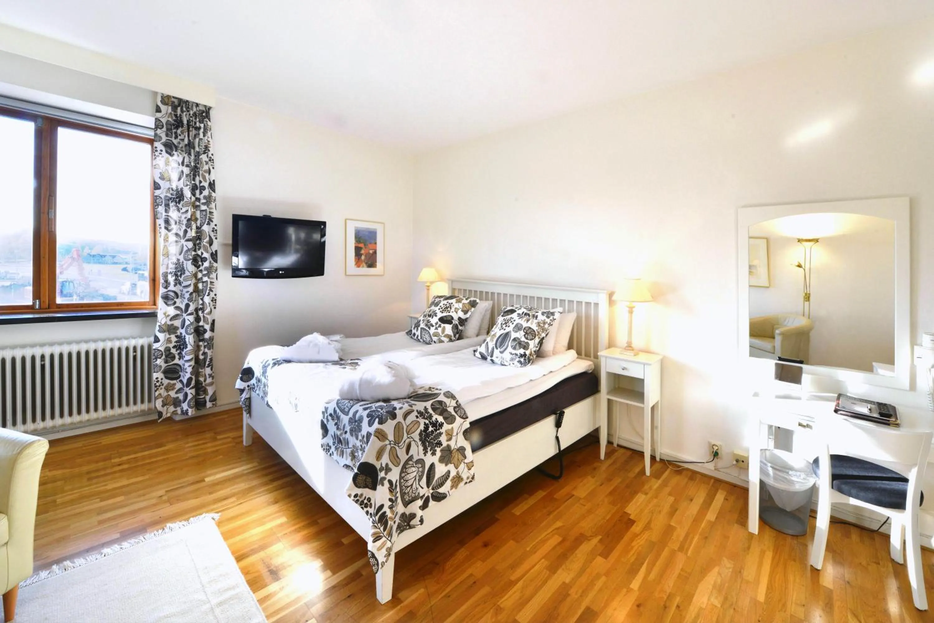 Photo of the whole room, Bed in Hotel Svea, BW Signature Collection