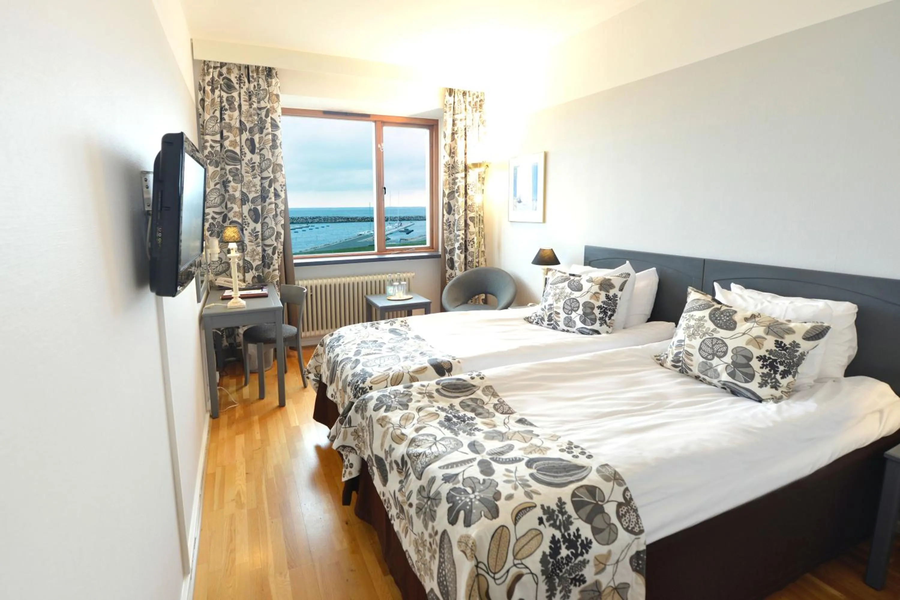 Sea view, Bed in Hotel Svea, BW Signature Collection