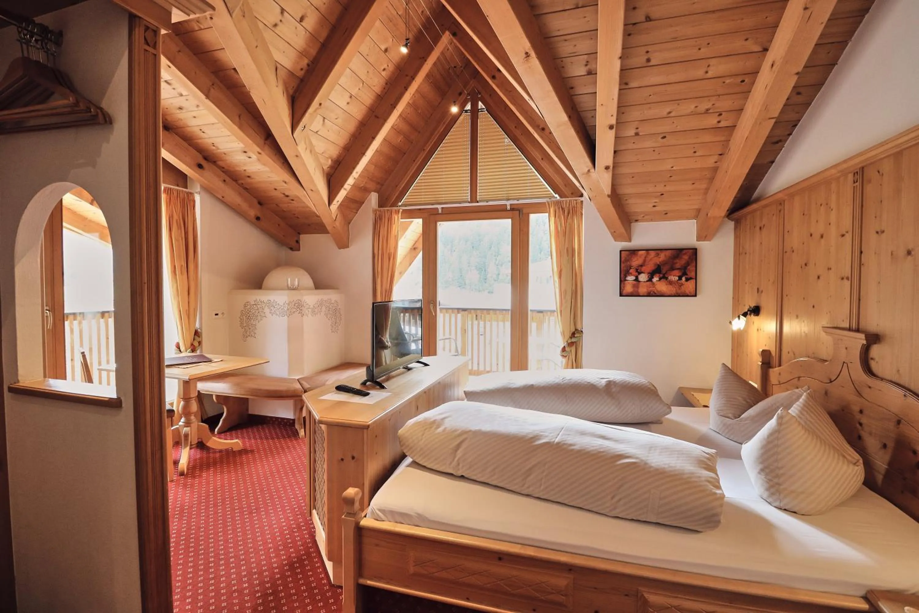 Photo of the whole room, Bed in Hotel Traube